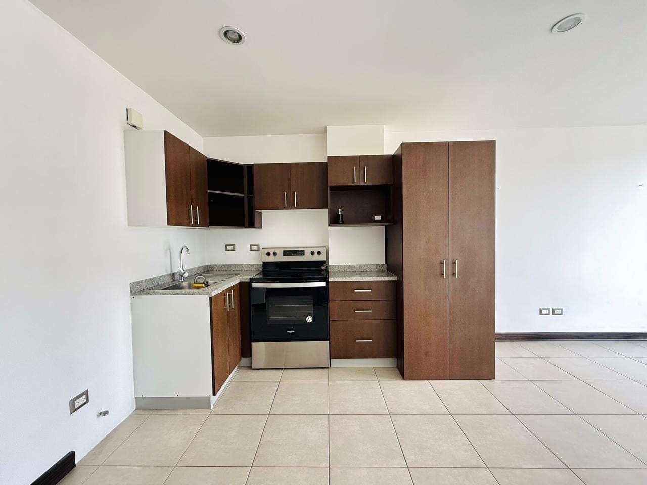 Apartamento en venta CAES — Apartamento en Venta en Carretera a El Salvador, Guatemala, Ciudad — foto 2 de 16
