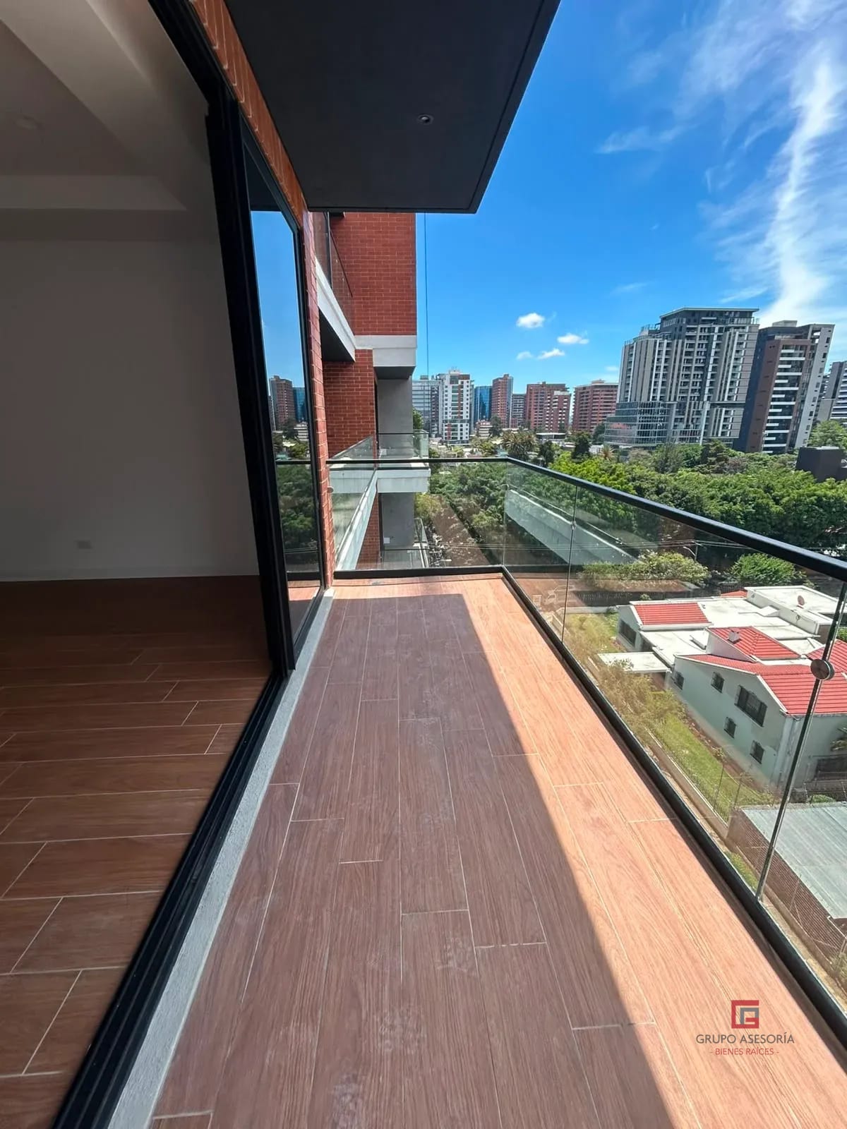 Espectacular apartamento en renta Ferré Diez — Apartamento en Alquiler en Ferré Diez, Zona 10, Guatemala, Ciudad — foto 4 de 16