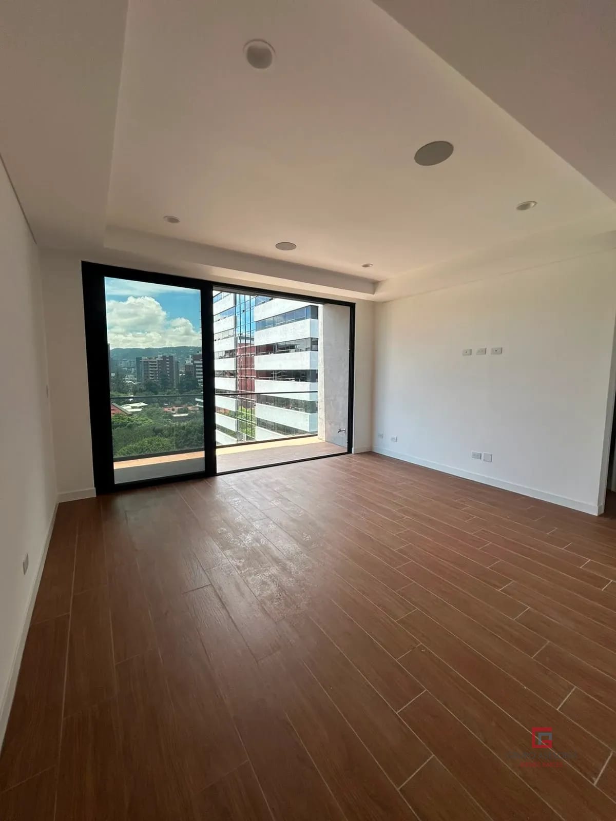 Espectacular apartamento en renta Ferré Diez — Apartamento en Alquiler en Ferré Diez, Zona 10, Guatemala, Ciudad — foto 3 de 16