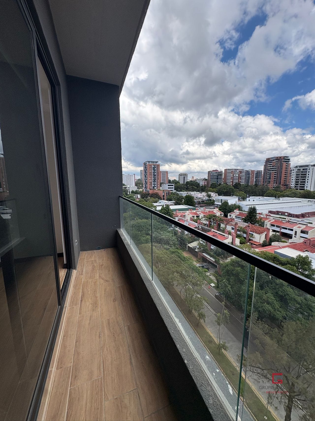Apartamento nuevo en renta Essenza zona 13 — Apartamento en Alquiler en Essenza, Zona 13, Guatemala, Ciudad — foto 4 de 17