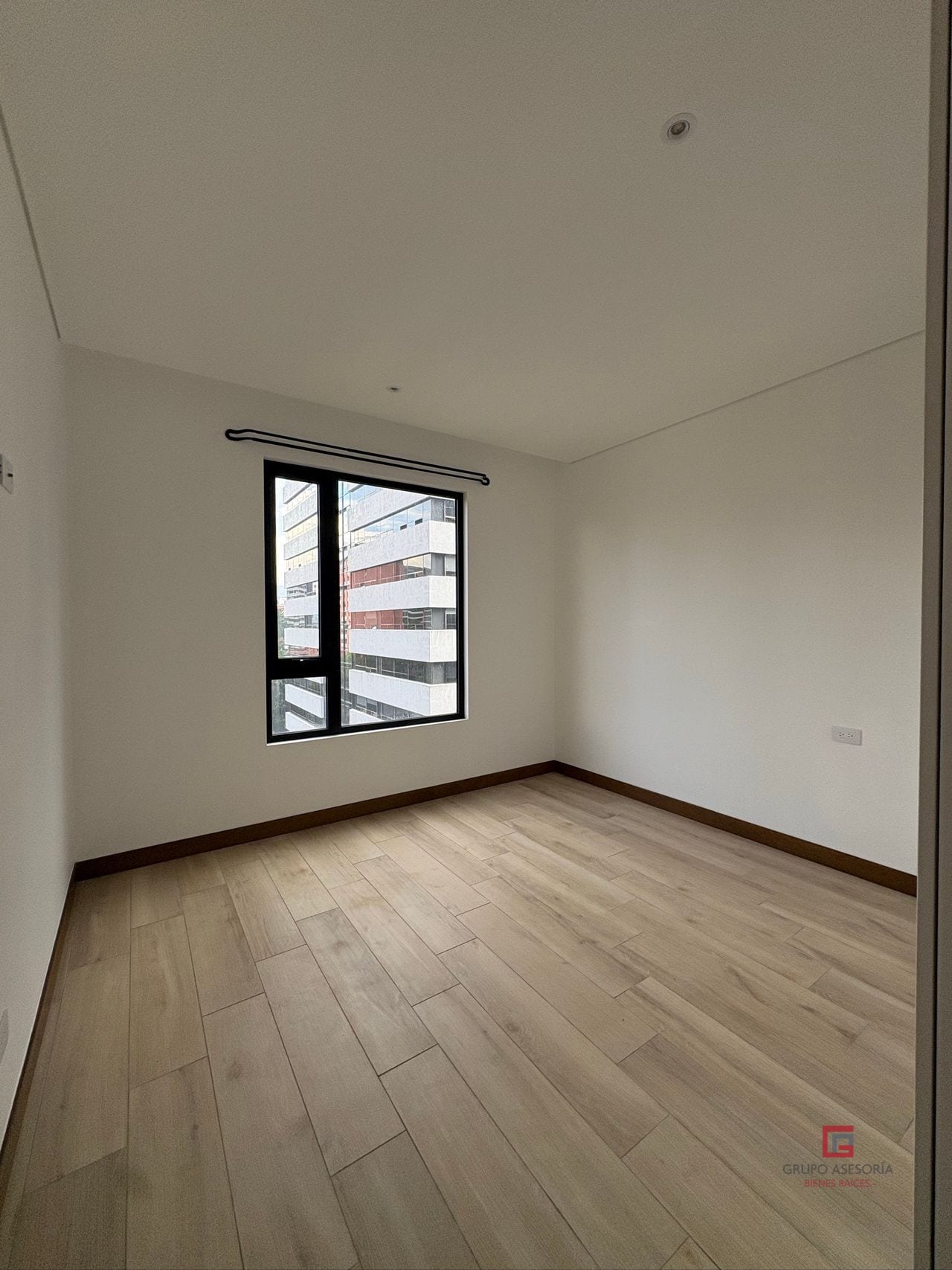 Apartamento en renta Ferré Diez zona 10 — Apartamento en Alquiler en Ferré Diez, Zona 10, Guatemala, Ciudad — foto 10 de 17