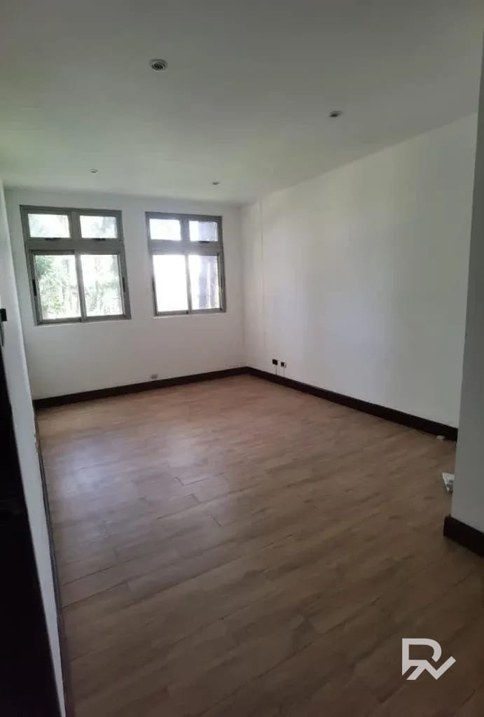 Alquiler de apartamento en Oakland zona 10 frente a parque — Apartamento en Alquiler en Zona 10, Guatemala, Ciudad — foto 7 de 9