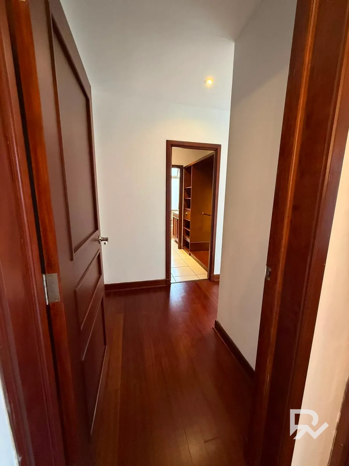 Venta de amplió apartamento en zona 14 La Villa — Apartamento en Venta en Zona 14, Guatemala, Ciudad — foto 4 de 17