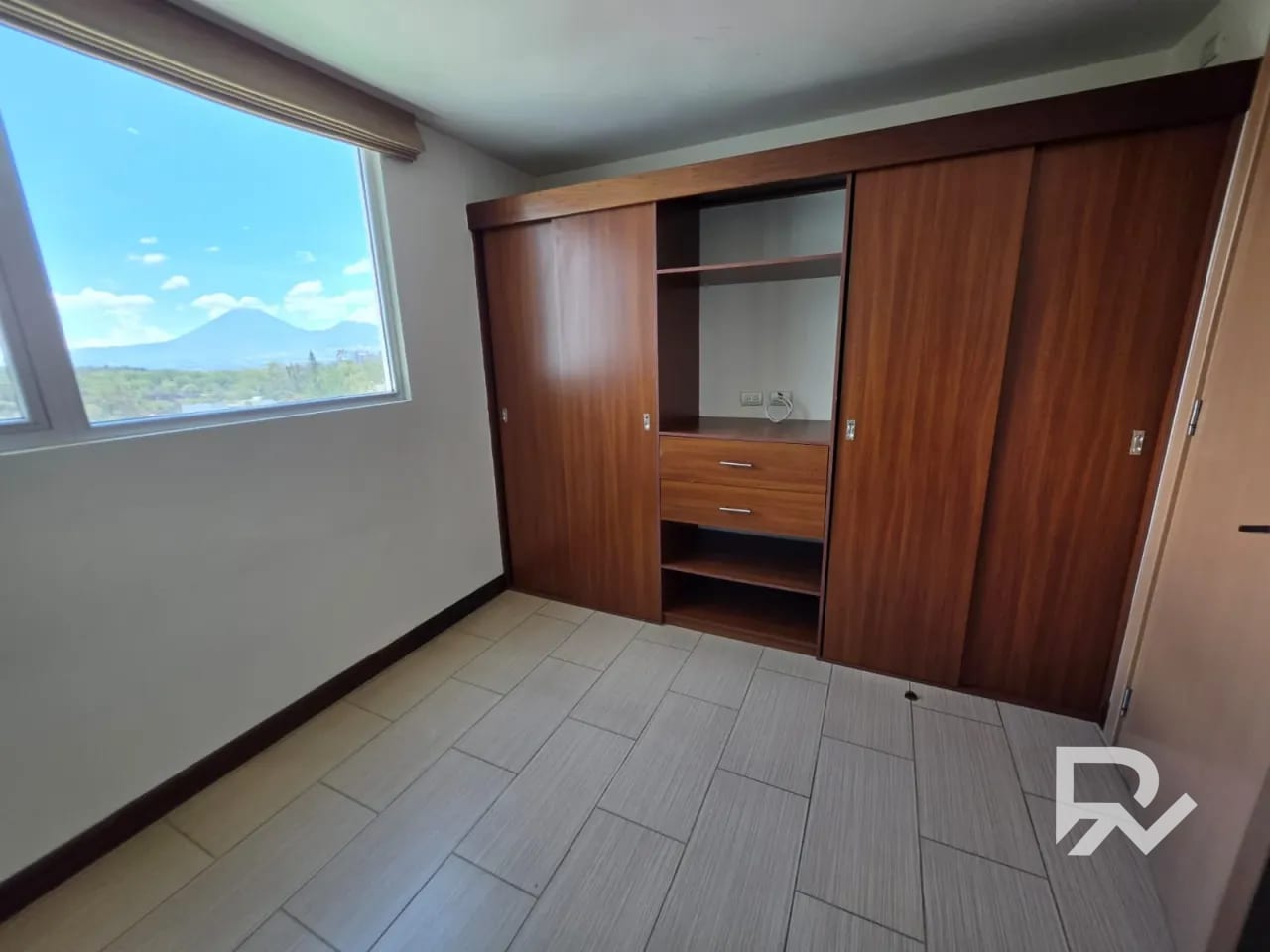 Apartamento en Renta | Condado la Villa Zona 14 — Apartamento en Alquiler en Zona 14, Guatemala, Ciudad — foto 5 de 17