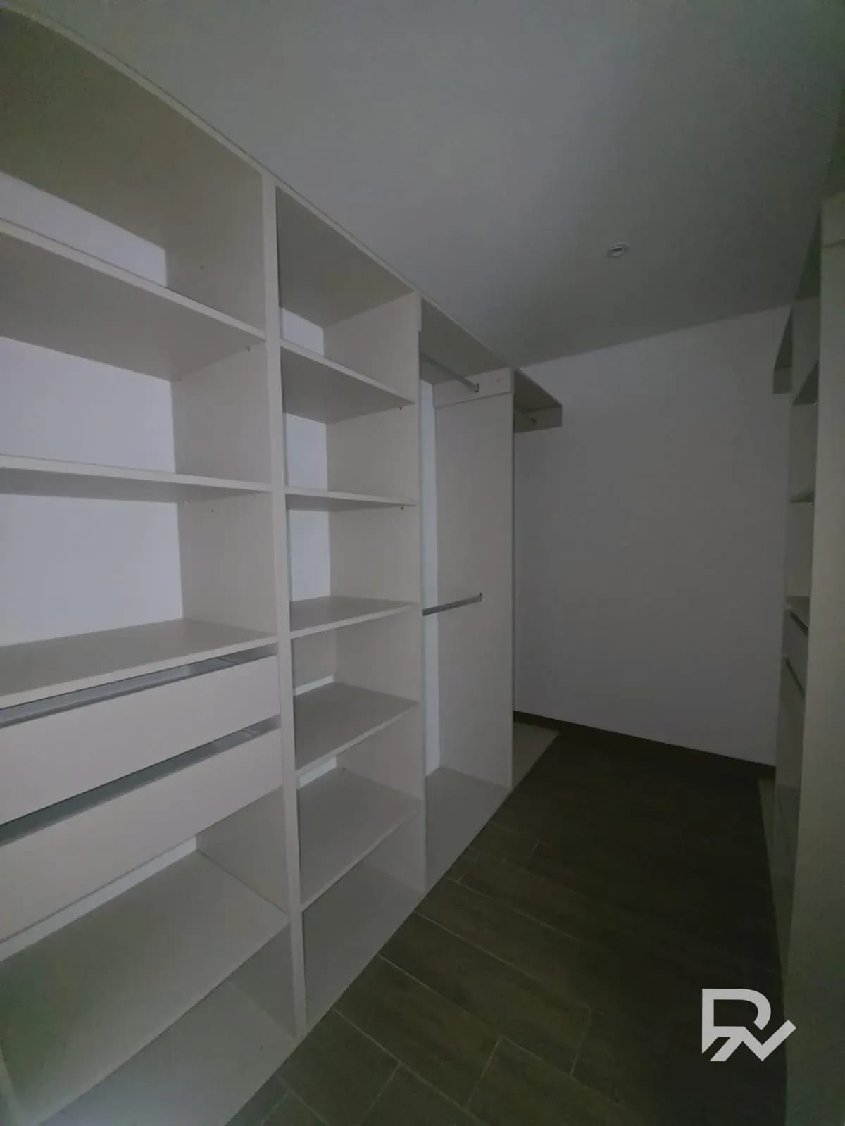 Alquiler de apartamento en Ferre Diez de 3 habitaciones — Apartamento en Alquiler en Zona 10, Guatemala, Ciudad — foto 13 de 13
