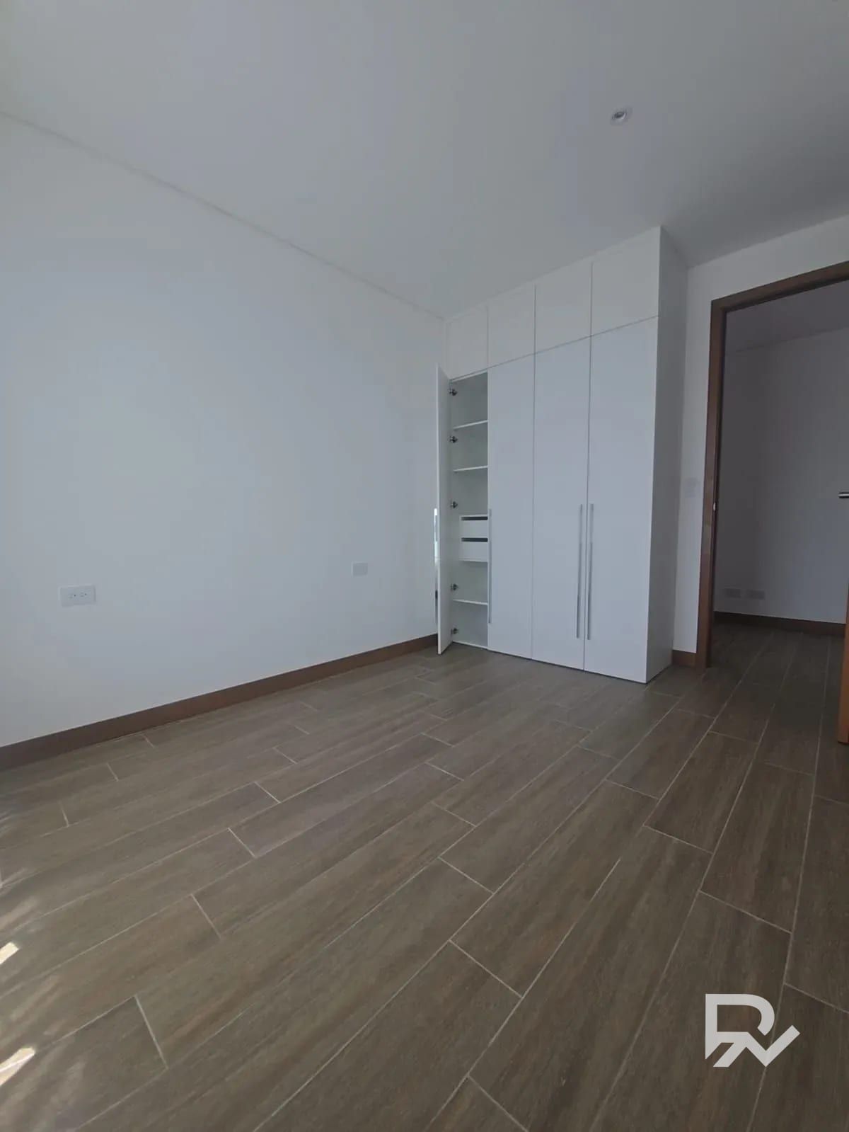Alquiler de apartamento en Ferre Diez de 3 habitaciones — Apartamento en Alquiler en Zona 10, Guatemala, Ciudad — foto 3 de 13
