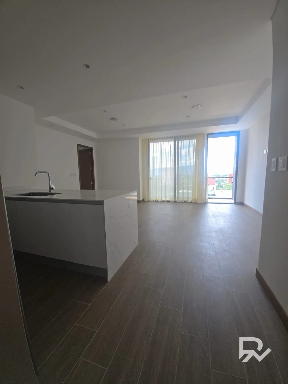 Alquiler de apartamento en Ferre Diez de 3 habitaciones — Apartamento en Alquiler en Zona 10, Guatemala, Ciudad — foto 5 de 13