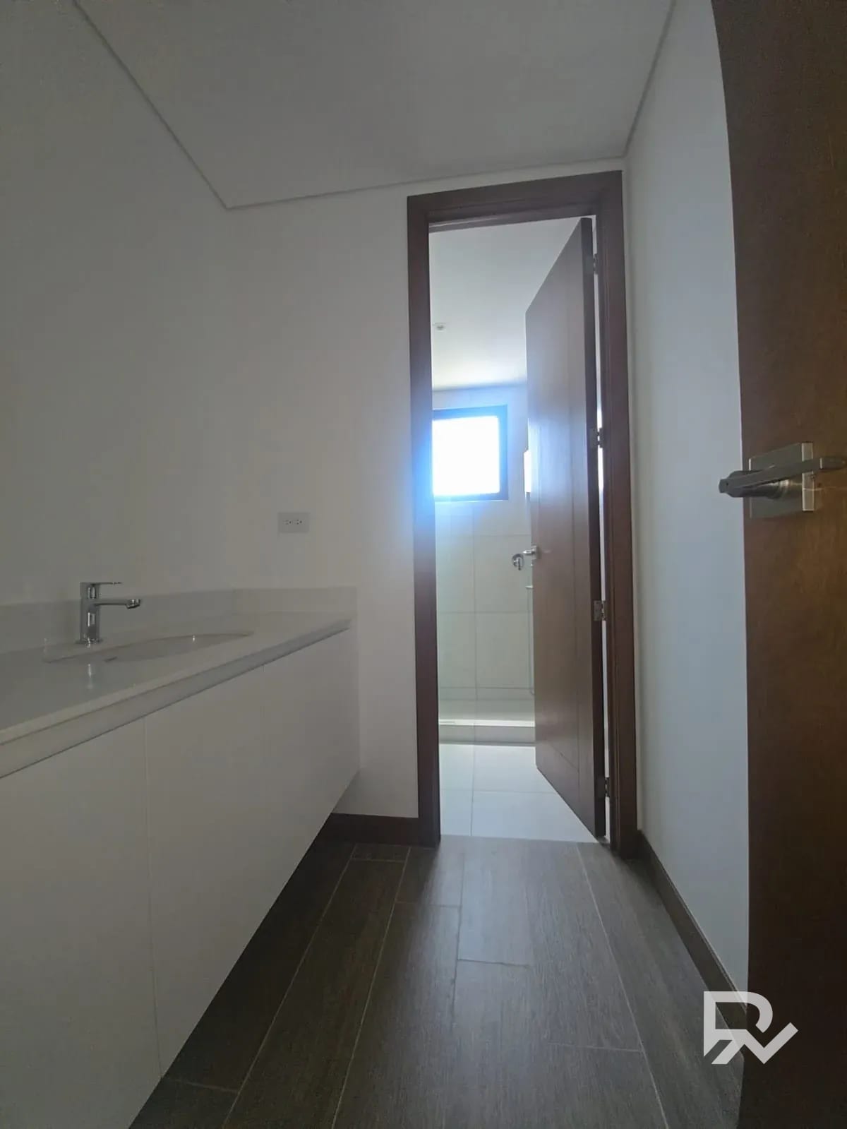 Alquiler de apartamento en Ferre Diez de 3 habitaciones — Apartamento en Alquiler en Zona 10, Guatemala, Ciudad — foto 8 de 13
