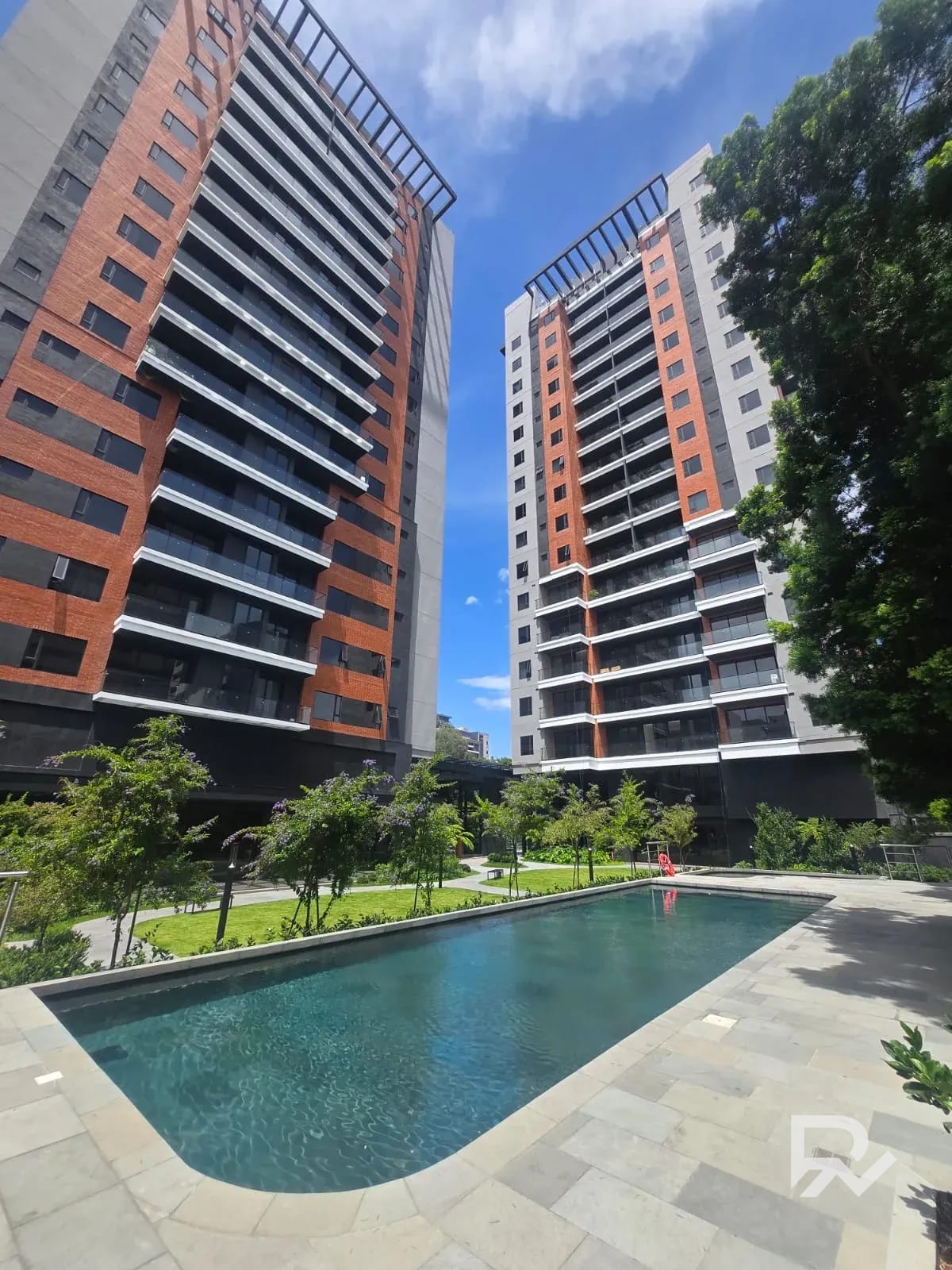Alquiler de apartamento en Ferre Diez de 3 habitaciones — Apartamento en Alquiler en Zona 10, Guatemala, Ciudad — foto 11 de 13