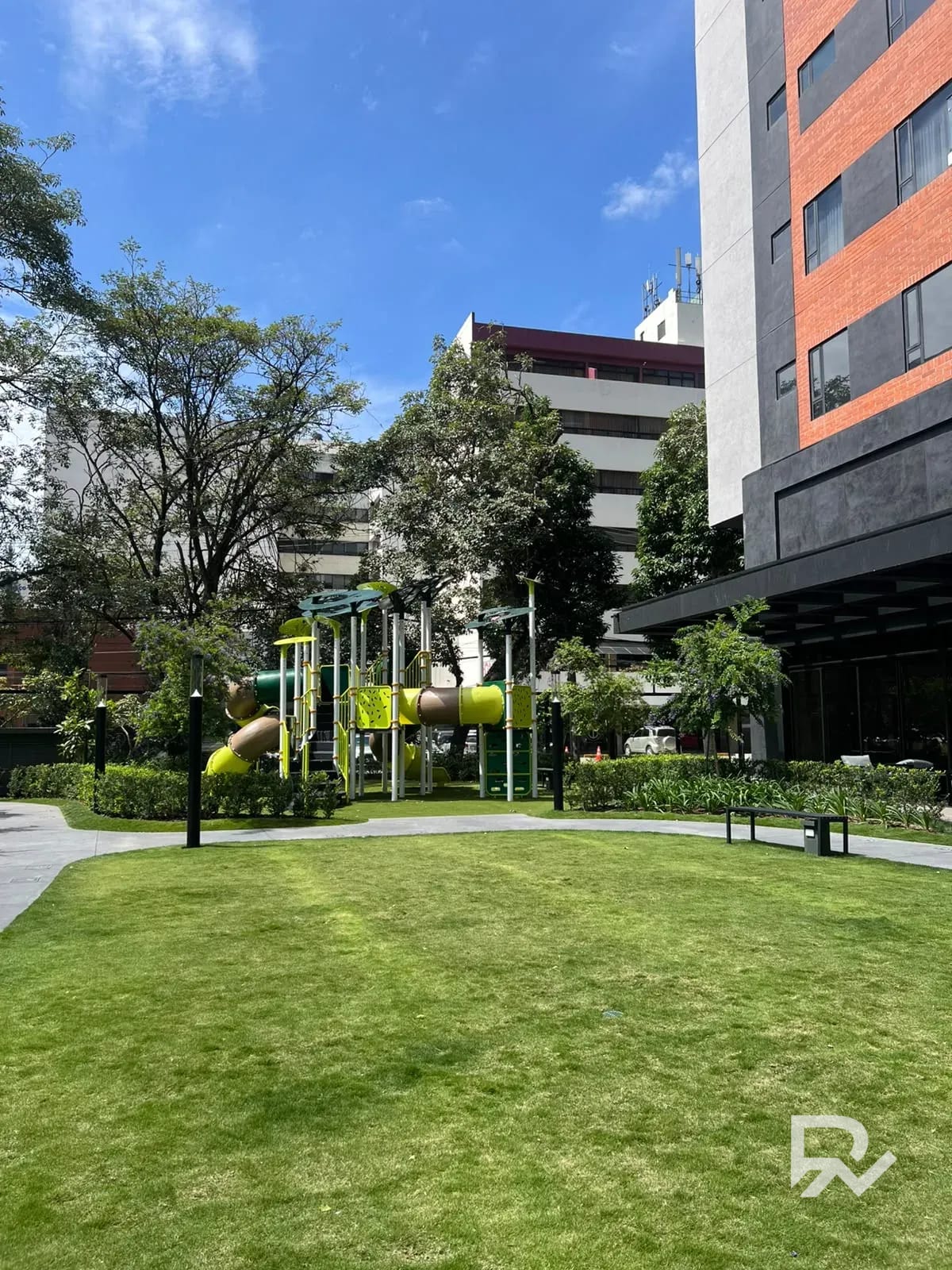 Alquiler de hermoso apartamento en Ferre Diez zona 10 para estrenar — Apartamento en Alquiler en Ferré Diez, Zona 10, Guatemala, Ciudad — foto 10 de 17