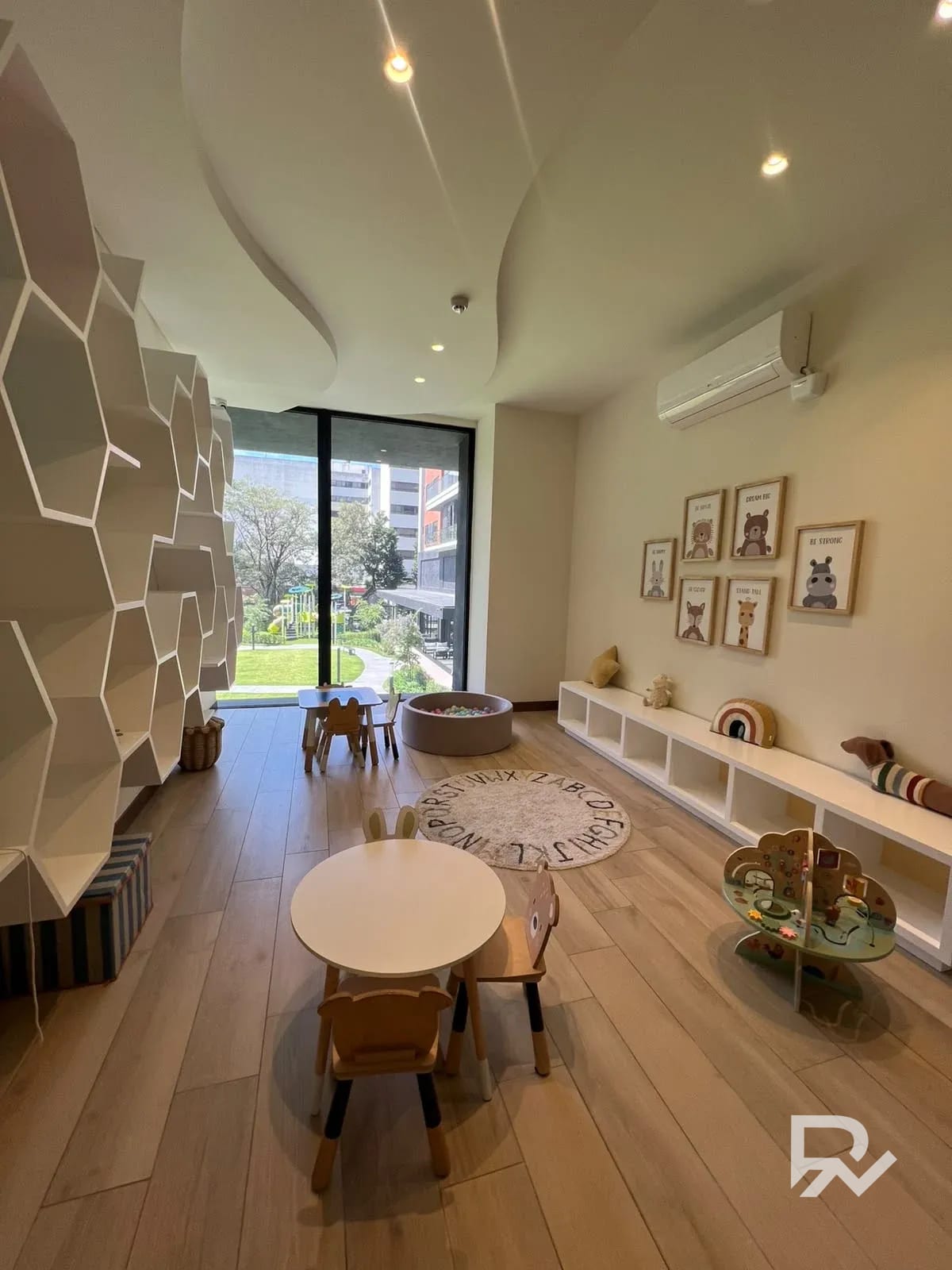 Alquiler de hermoso apartamento en Ferre Diez zona 10 para estrenar — Apartamento en Alquiler en Ferré Diez, Zona 10, Guatemala, Ciudad — foto 11 de 17