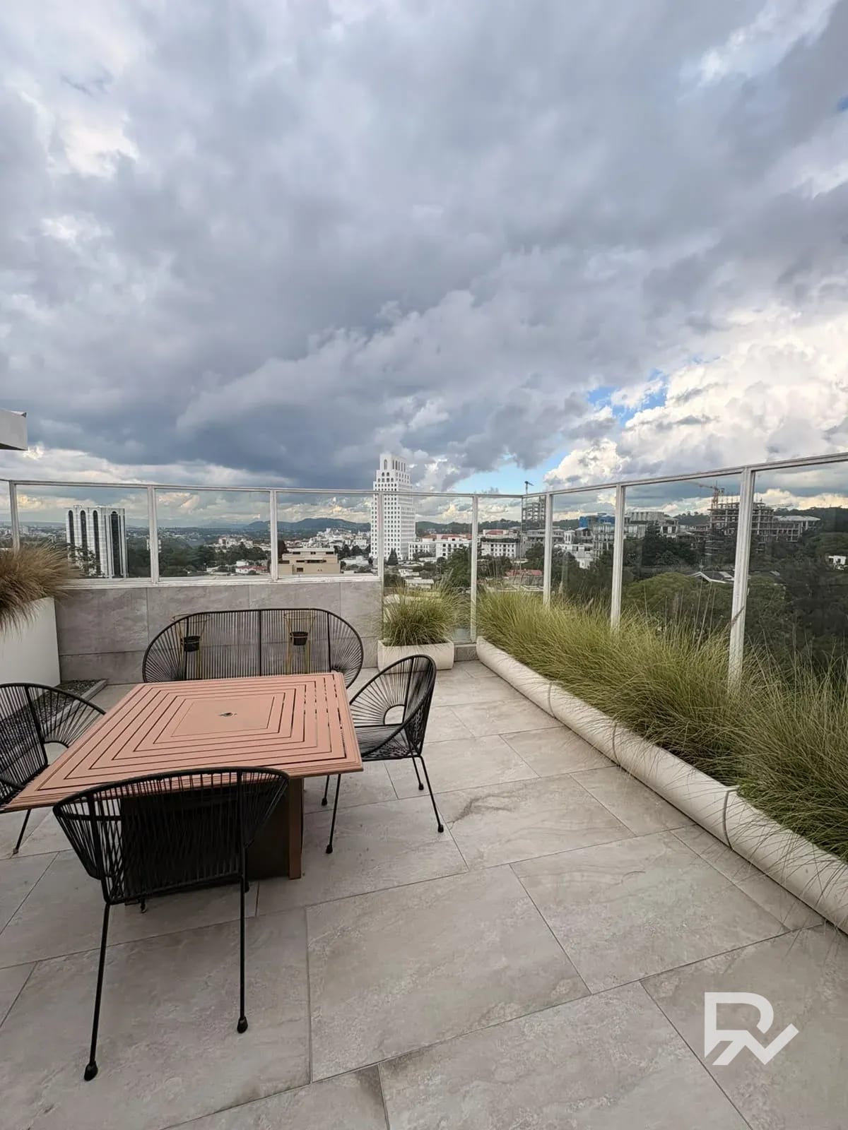 Apartamento Amueblado Tipo Loft en Renta – Adamant, Zona 15, Vista Her — Apartamento en Alquiler en Adamant, Zona 15, Guatemala, Ciudad — foto 5 de 8
