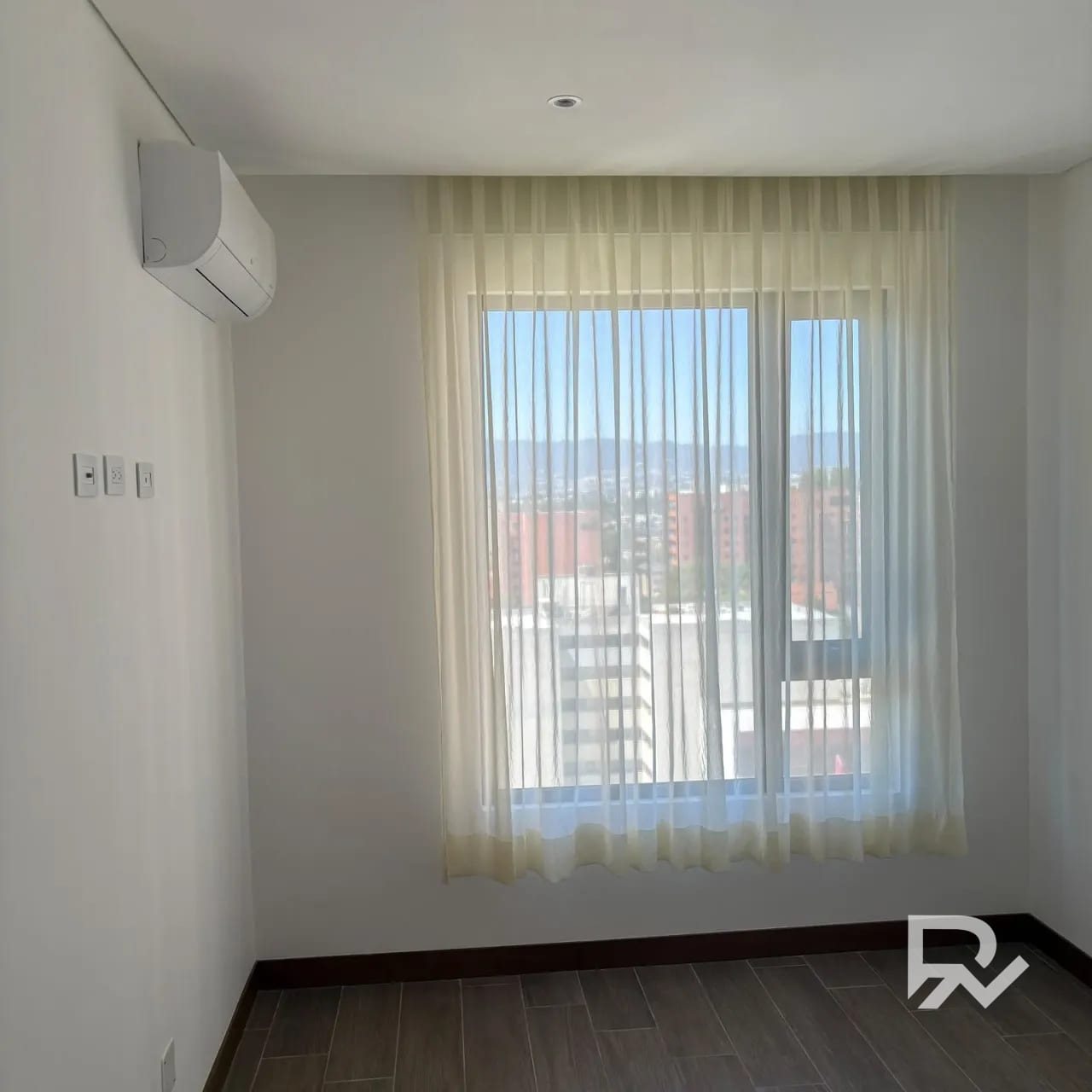 Alquiler de Apartamento en Ferre Diez, Zona 10 Torre Sur — Apartamento en Alquiler en Ferré Diez, Zona 10, Guatemala, Ciudad — foto 8 de 11