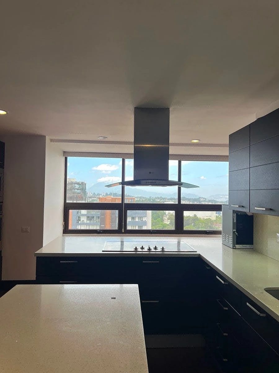 Pent-house en Venta | Edificio La Herradura, Zona 15 — Apartamento en Venta en La Herradura, Zona 15, Guatemala, Ciudad — foto 2 de 13