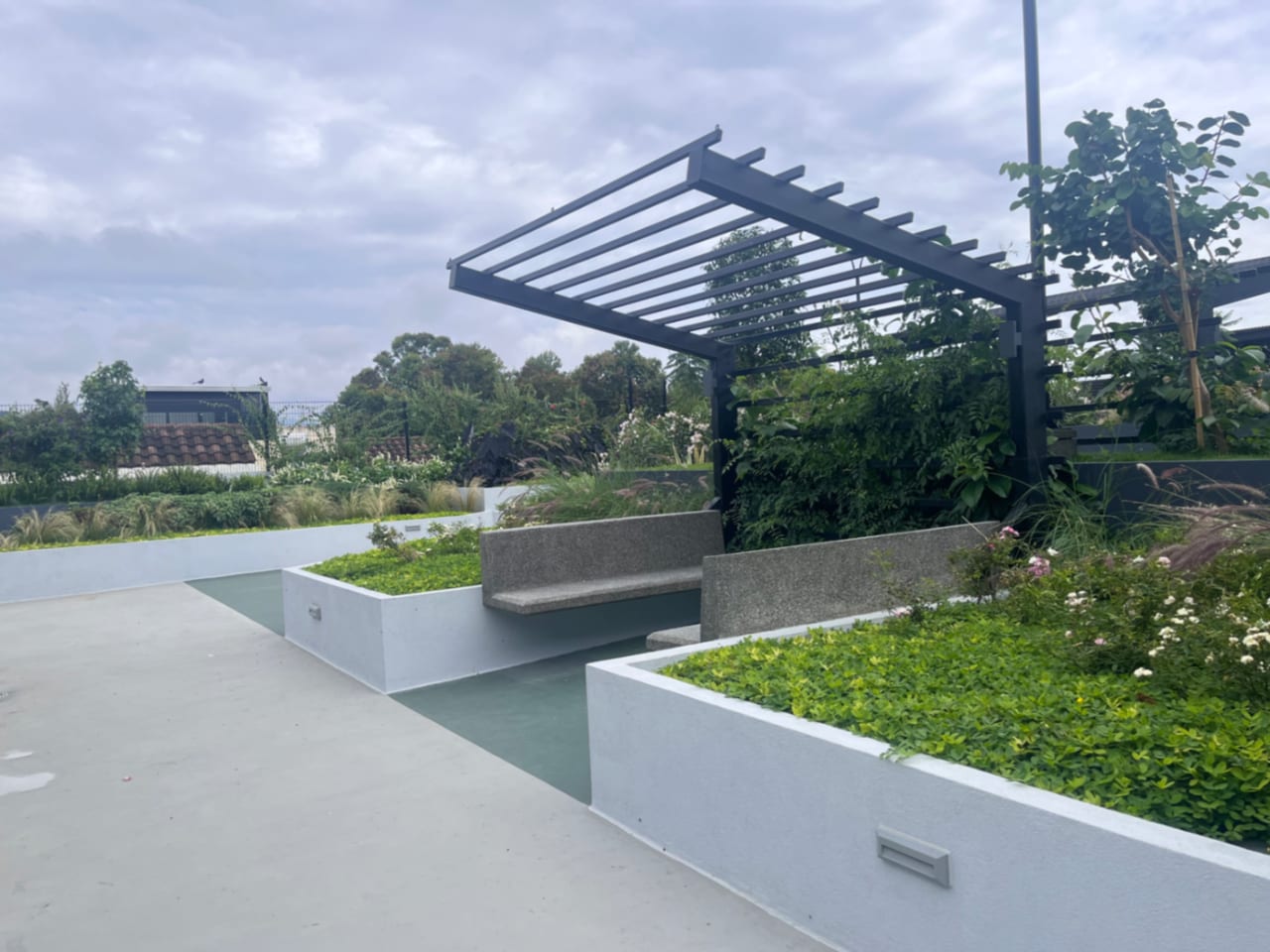 APARTAMENTO EN RENTA CON AMPLIO JARDÍN — Apartamento en Alquiler en Condado Naranjo, Zona 4 Mixco, Guatemala, Ciudad — foto 16 de 16