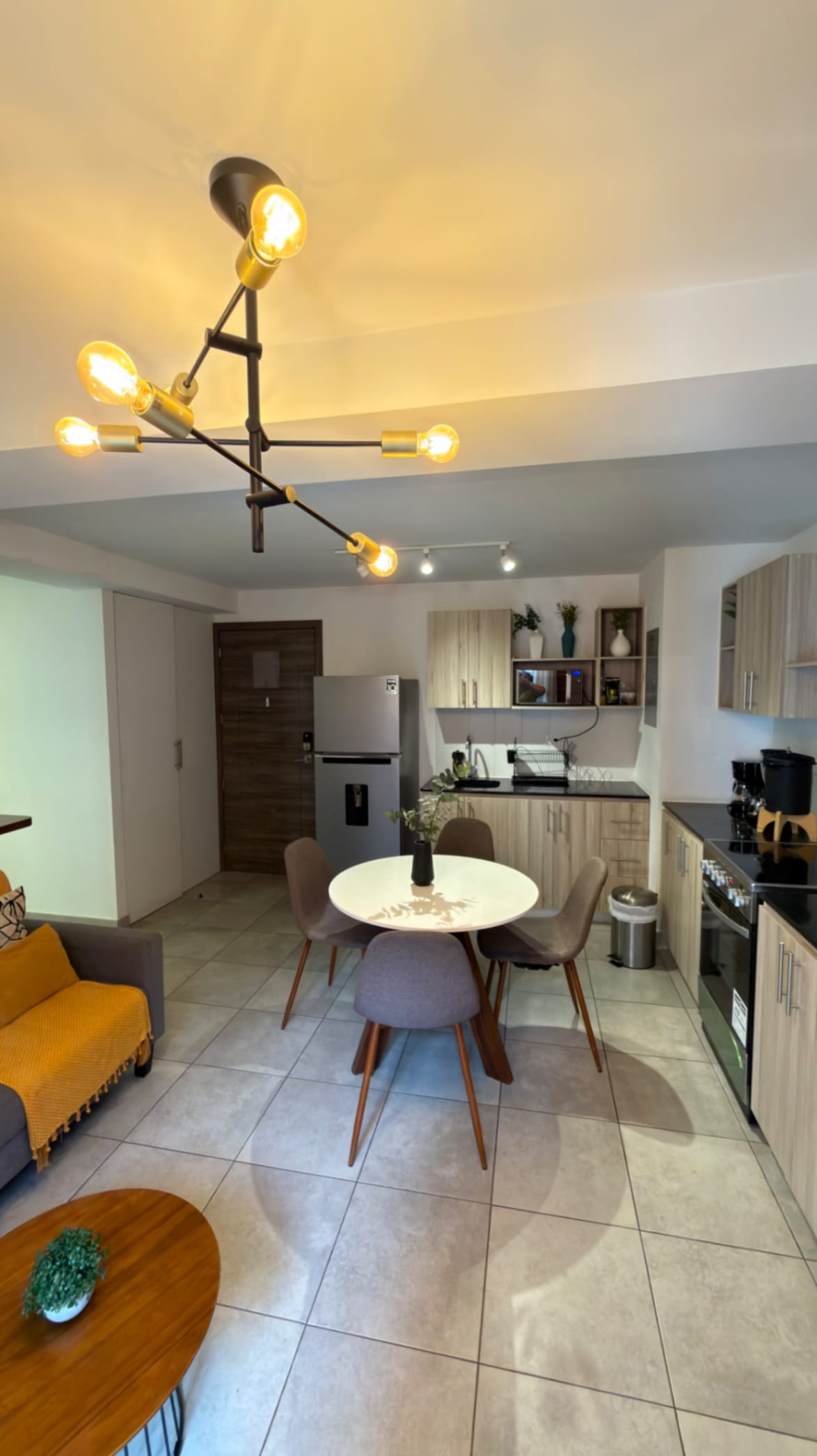 RENTA DE APARTAMENTO AMUEBLADO MODRA Z.4 — Apartamento en Alquiler en Modra, Zona 4, Guatemala, Ciudad — foto 10 de 17