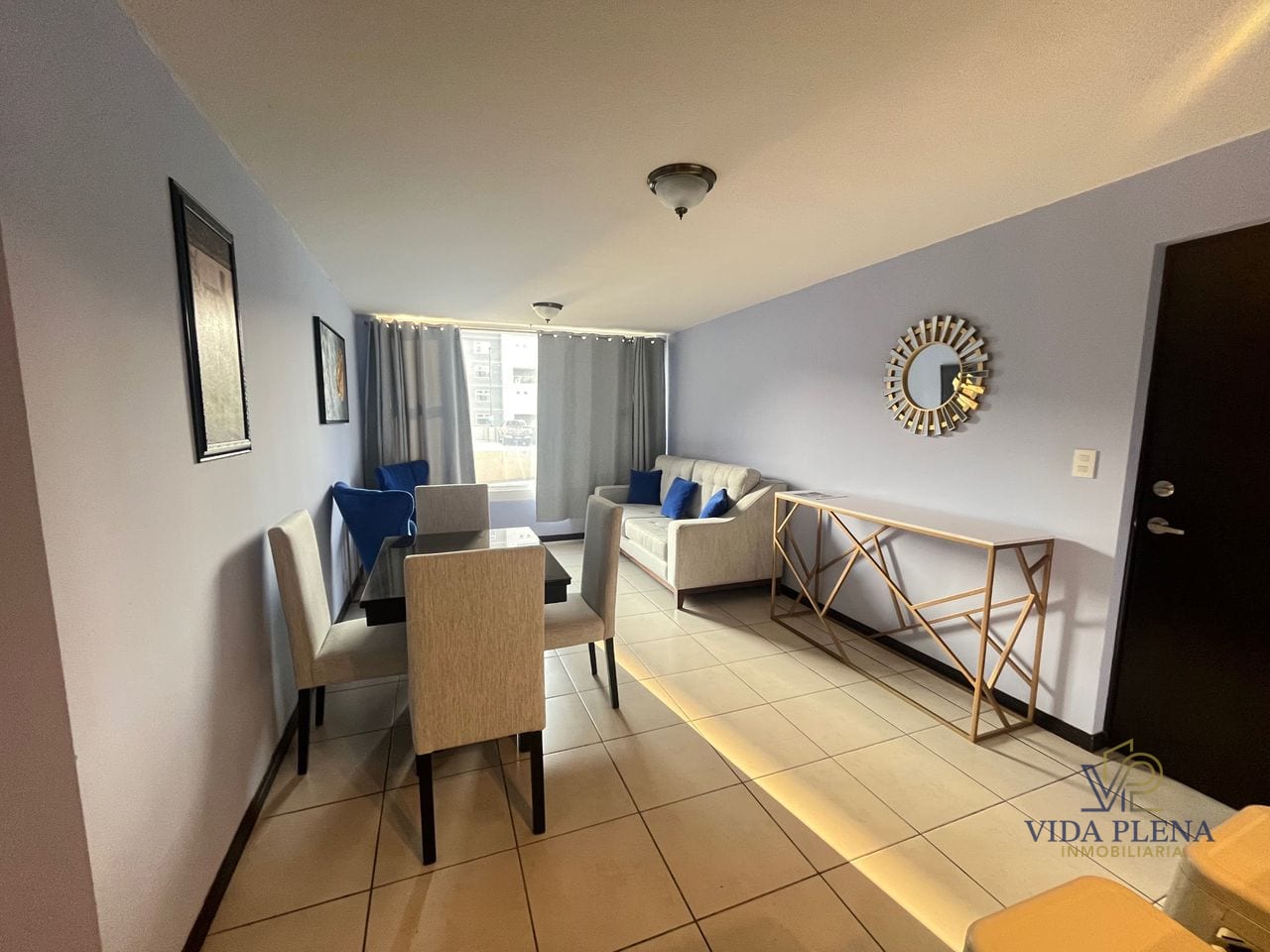Renta de Apartamento Amueblado/condado Naranjo — Apartamento en Alquiler en Condado Naranjo, Zona 4 Mixco, Guatemala, Ciudad — foto 1 de 11