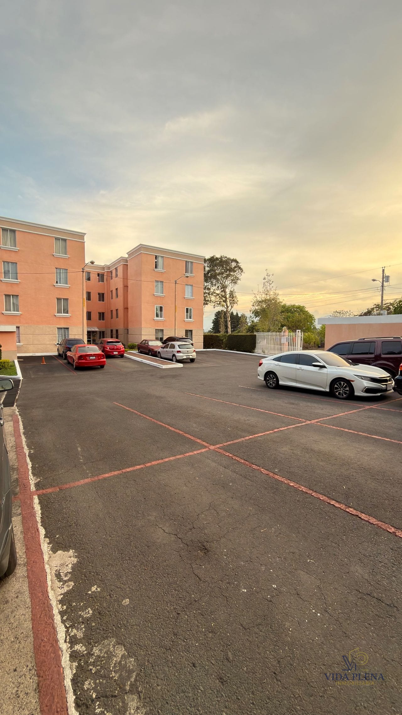 VENTA DE APARTAMENTO Z.11 Cañadas de Mariscal — Apartamento en Venta en Cañadas de Mariscal, Zona 11, Guatemala, Ciudad — foto 2 de 17