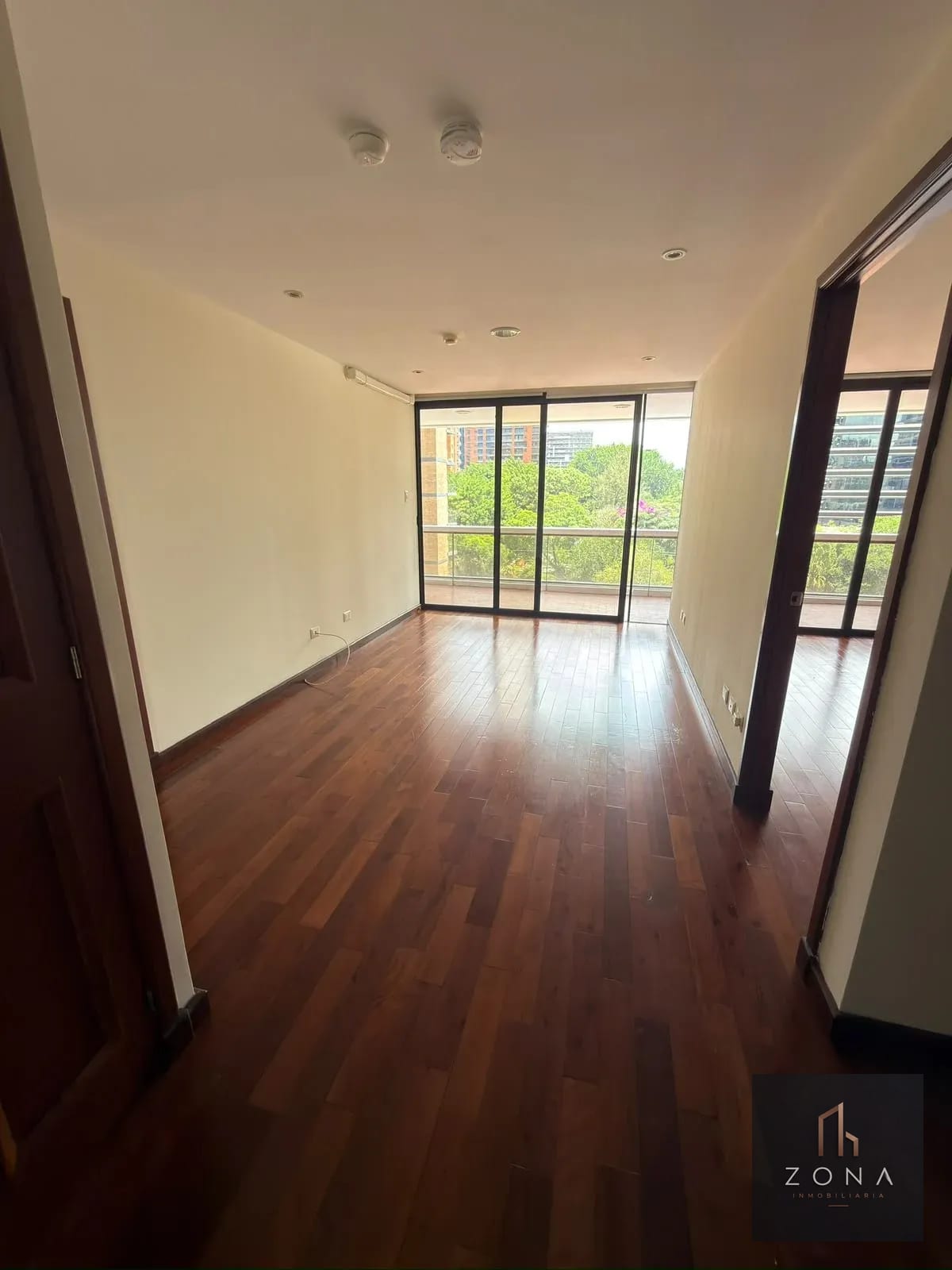 Apartamento en RENTA,Z10 — Apartamento en Alquiler en Zona 10, Guatemala, Ciudad — foto 6 de 8