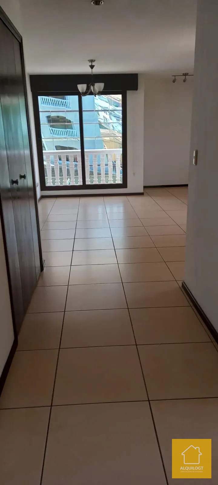 Apartamento en Madeleine zona 10 — Apartamento en Alquiler en Zona 10, Guatemala, Ciudad — foto 2 de 10