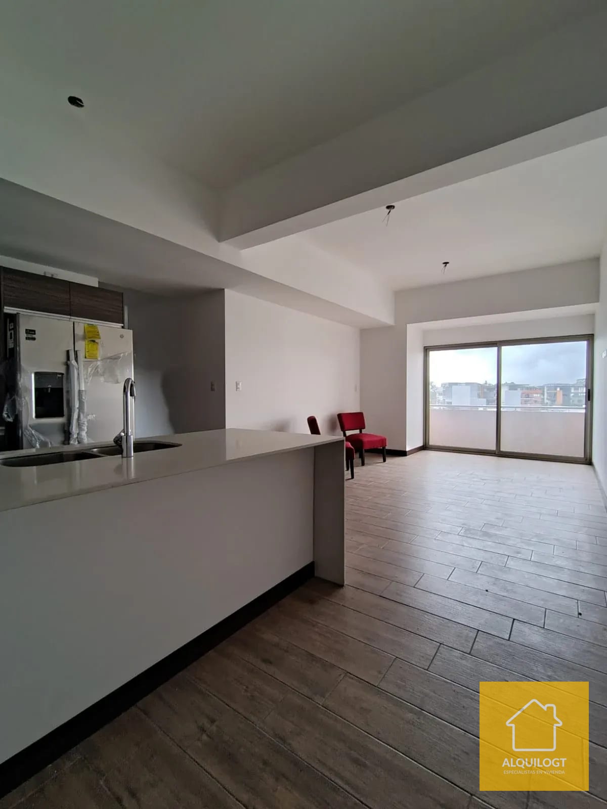 Apartamento Remodelado en Casalini Zona 10 Doble Altura — Apartamento en Alquiler en Cassalini, Zona 10, Guatemala, Ciudad — foto 17 de 17