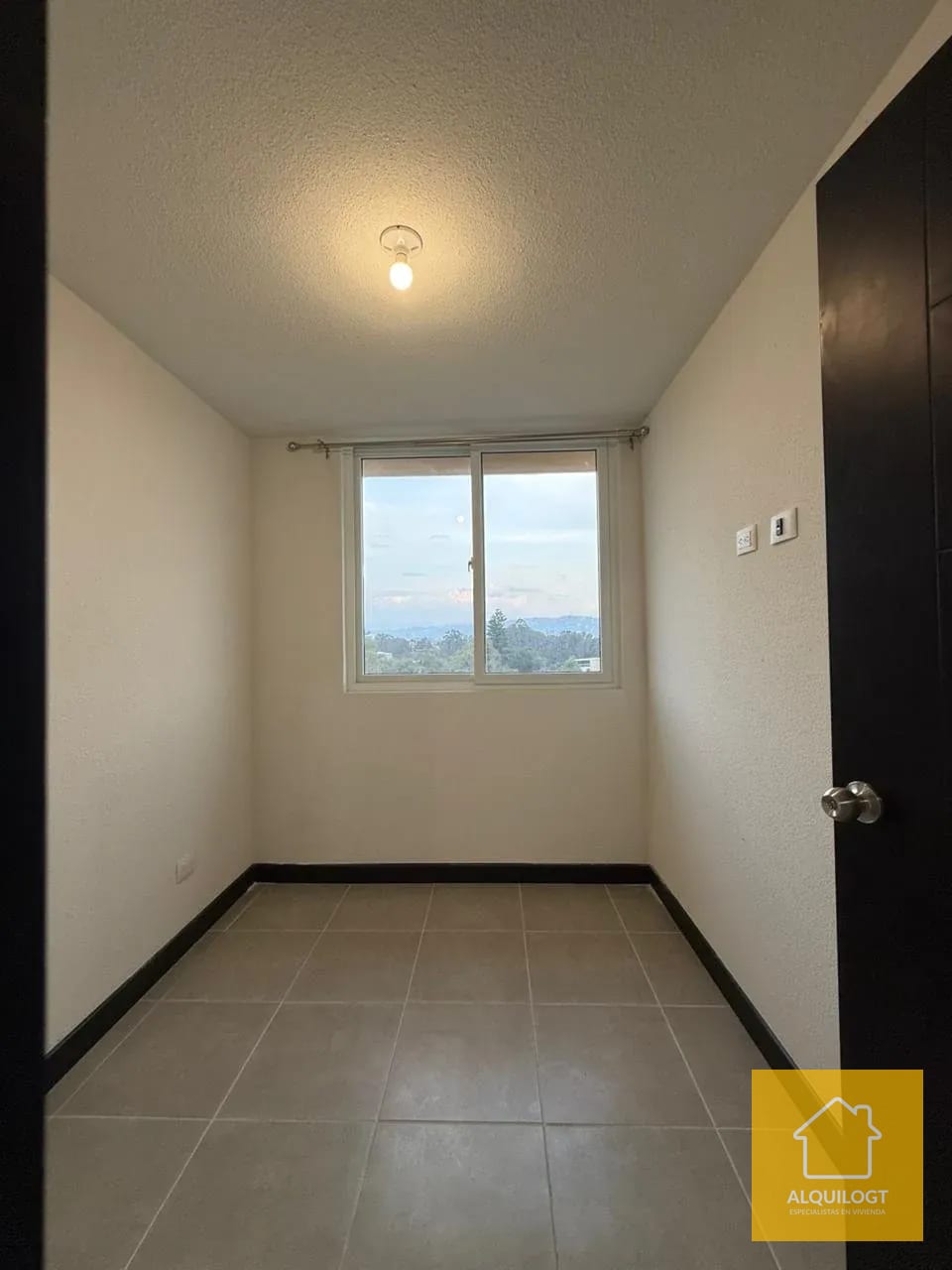 Apartamento Colonia Santa Rosa II Zona 12 — Apartamento en Alquiler en Esenta, Zona 12, Guatemala, Ciudad — foto 5 de 7