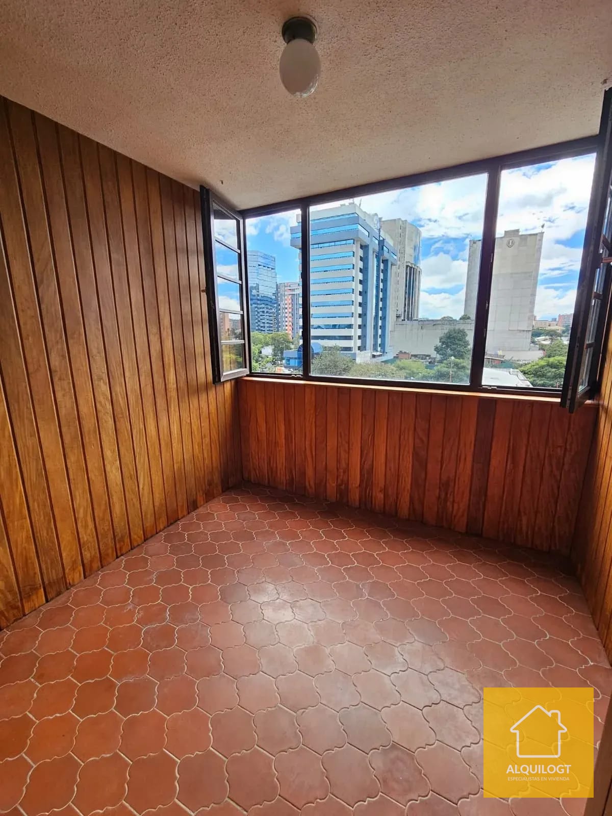 Apartamento la Zona Viva Zona 10 Excelente Ubicacion — Apartamento en Alquiler en Canamco, Zona 10, Guatemala, Ciudad — foto 5 de 12