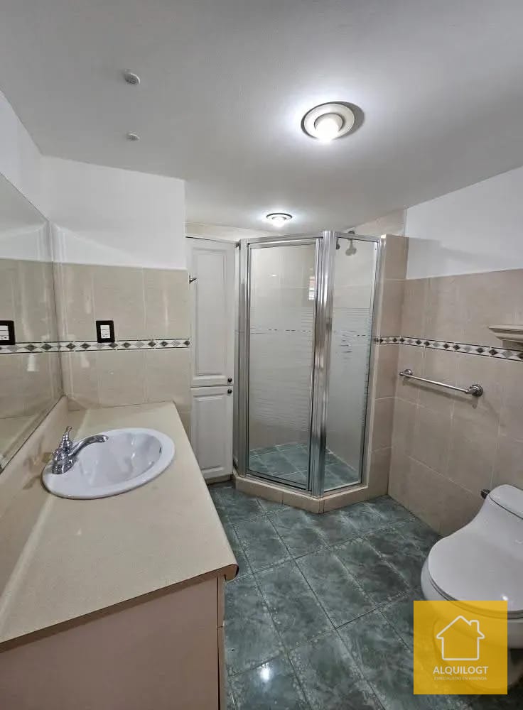 Apartamento la Zona Viva Zona 10 Excelente Ubicacion — Apartamento en Alquiler en Canamco, Zona 10, Guatemala, Ciudad — foto 10 de 12