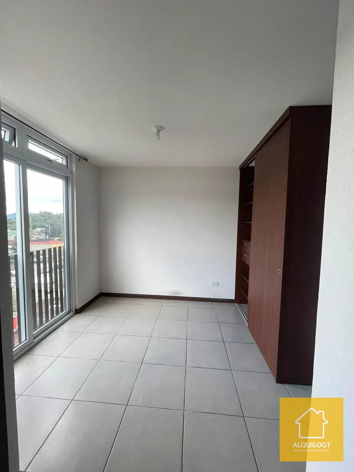 Apto de 3 Habitaciones Excelente Ubicacion en la Roosevelt — Apartamento en Alquiler en Akari, Zona 2 Mixco, Guatemala, Ciudad — foto 3 de 16