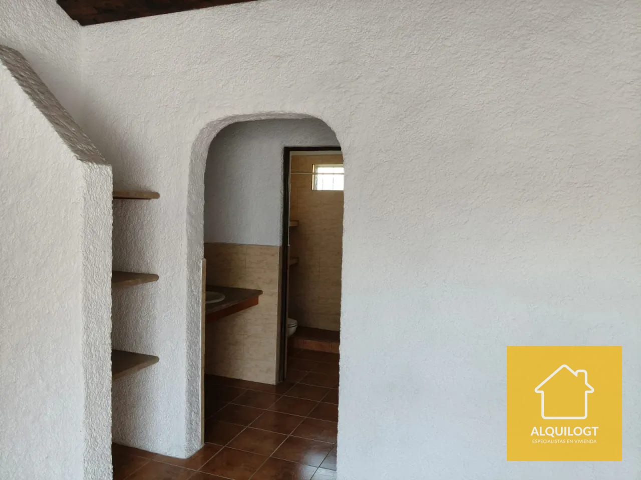 Apto de Segundo Nivel Excelente Ubicacion en San Cristobal — Apartamento en Alquiler en Vista al Valle, Zona 8 Mixco, Guatemala, Ciudad — foto 7 de 16
