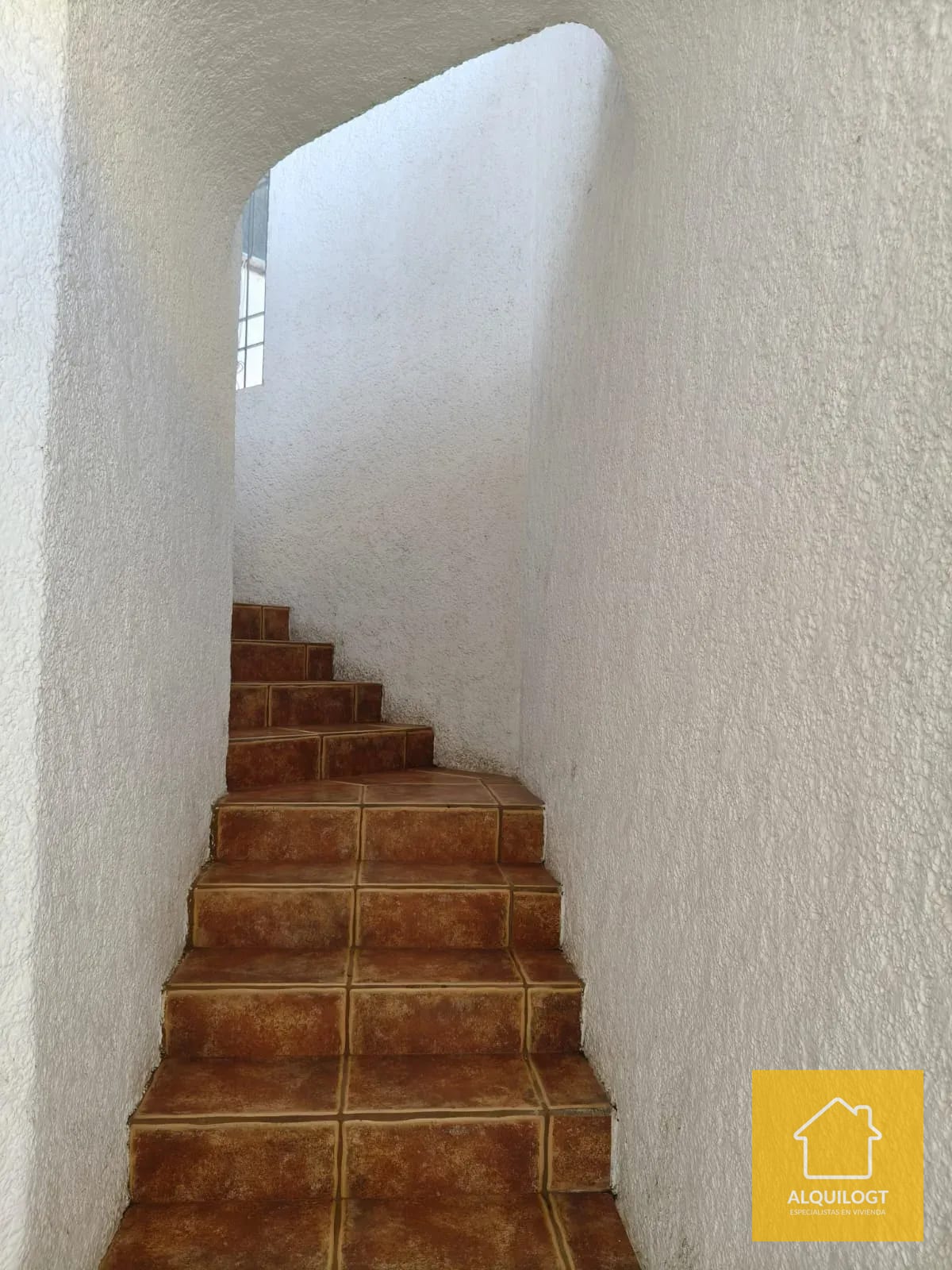 Apto de Segundo Nivel Excelente Ubicacion en San Cristobal — Apartamento en Alquiler en Vista al Valle, Zona 8 Mixco, Guatemala, Ciudad — foto 13 de 16