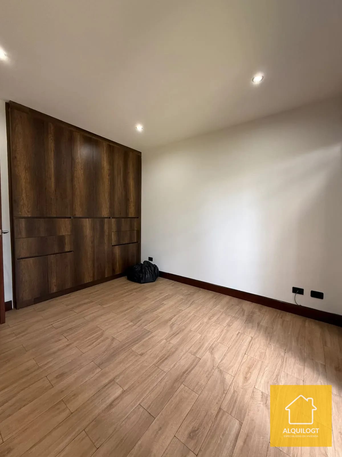 Amplio Apartamento de Lujo en Torre Oakland — Apartamento en Alquiler en Oakland I, Zona 10, Guatemala, Ciudad — foto 3 de 17
