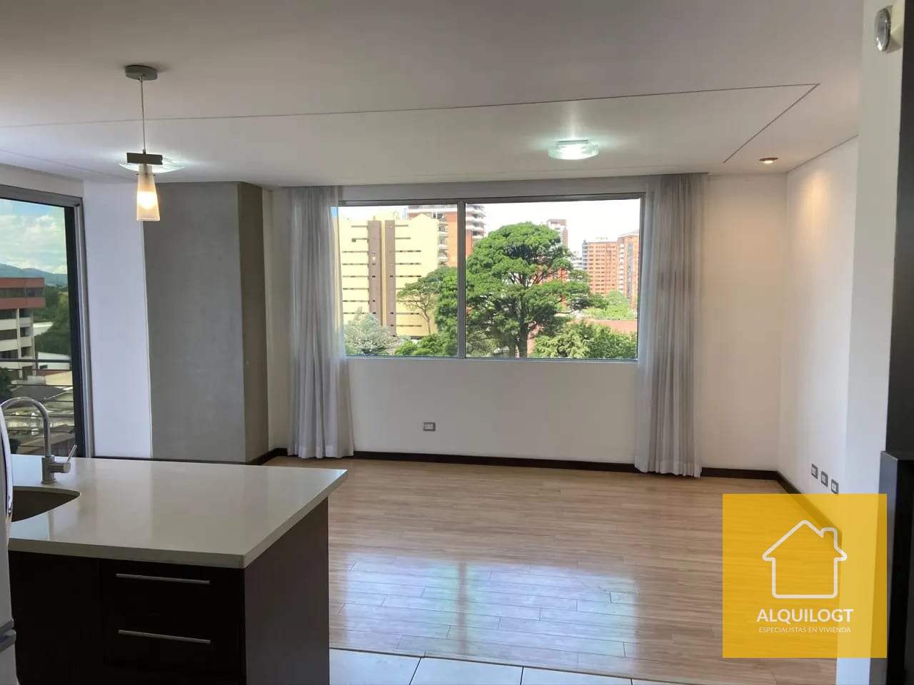 Apto con Excelente Ubicacion en Zona 14 Torre 14 — Apartamento en Alquiler en Torre 14, Zona 14, Guatemala, Ciudad — foto 10 de 11