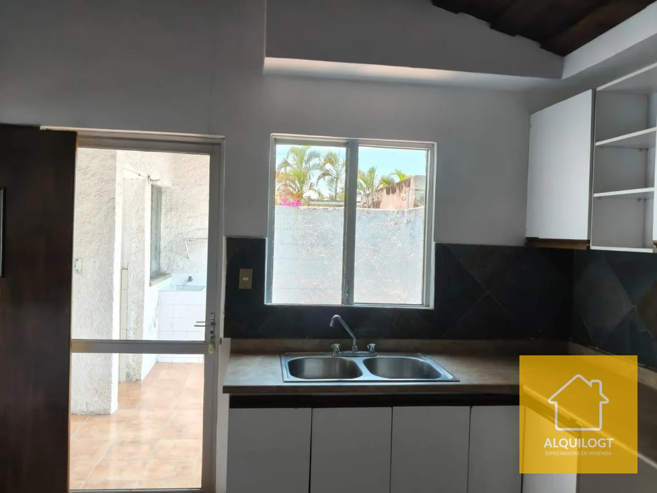 Amplio Apartamento en Segundo Nivel de Casa San Cristobal Mixco — Apartamento en Alquiler en Vista al Valle, Zona 8 Mixco, Guatemala, Ciudad — foto 8 de 17