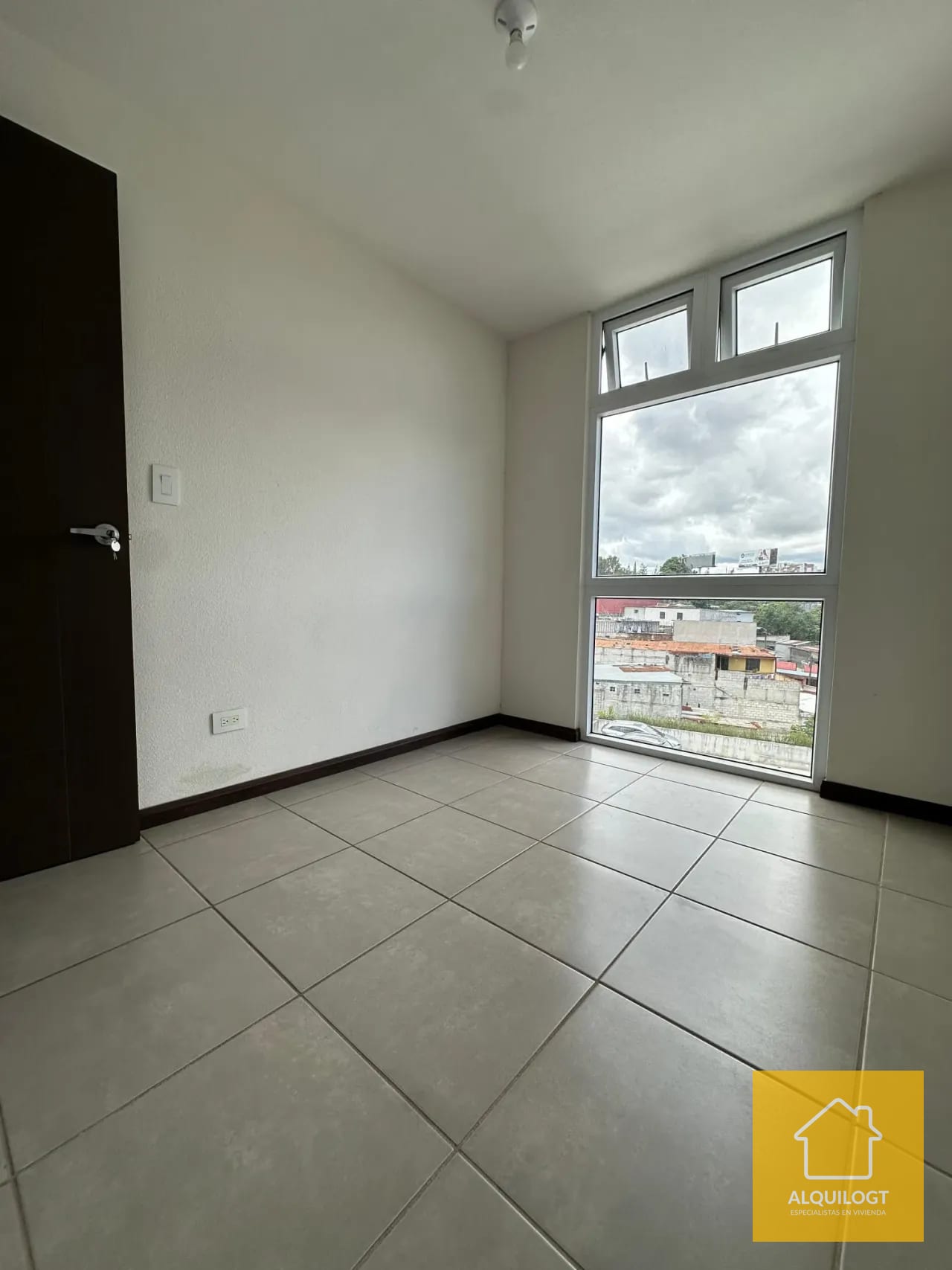 Apartamento Semiamueblado Akari por la Roosevelt Mixco 3 Habitaciones — Apartamento en Alquiler en Akari, Zona 2 Mixco, Guatemala, Ciudad — foto 4 de 11