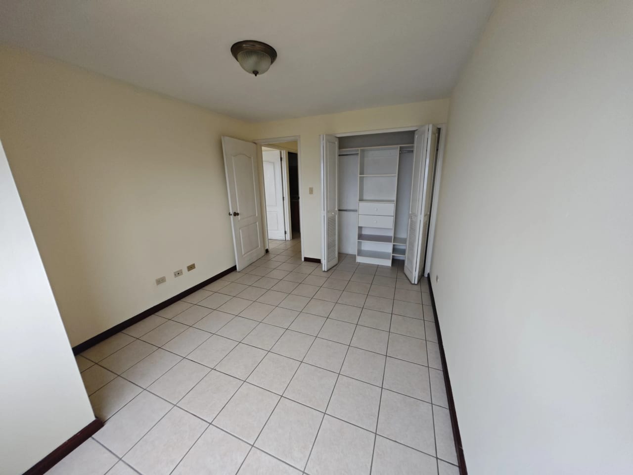 Apartamento en Santorini américas, excelente ubicación — Apartamento en Alquiler en Zona 14, Guatemala, Ciudad — foto 10 de 14