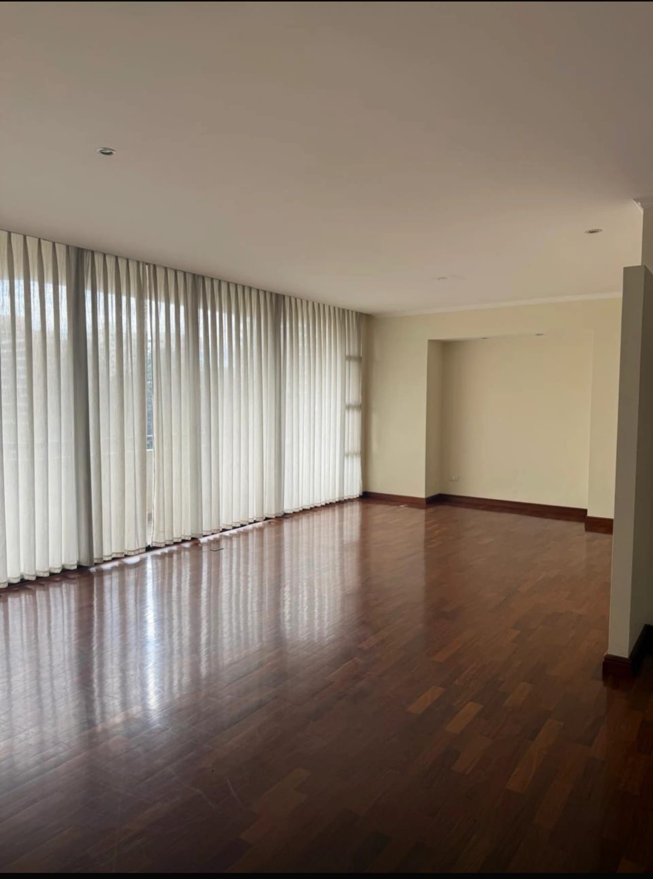 Vivir con Estilo con Confort — Apartamento en Alquiler en Quinta Bella, Zona 14, Guatemala, Ciudad — foto 3 de 4