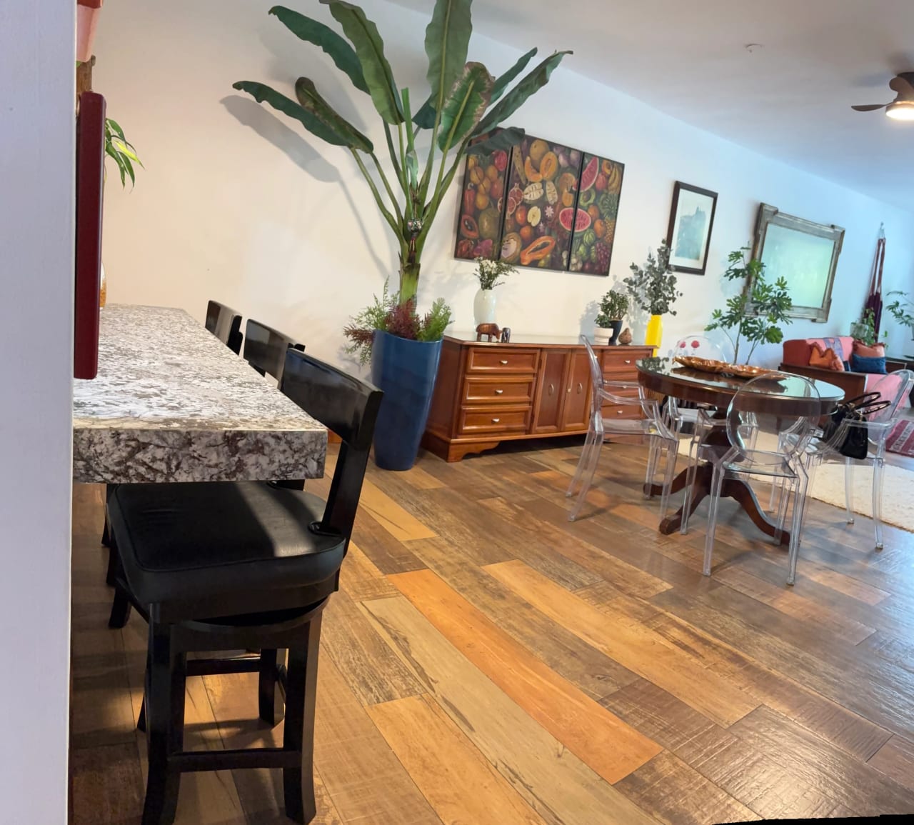 Ubicacion Privilegiada, en el Corazon Z de .10. Comodidad y Estilo — Apartamento en Alquiler en Zona 10, Guatemala, Ciudad — foto 3 de 7