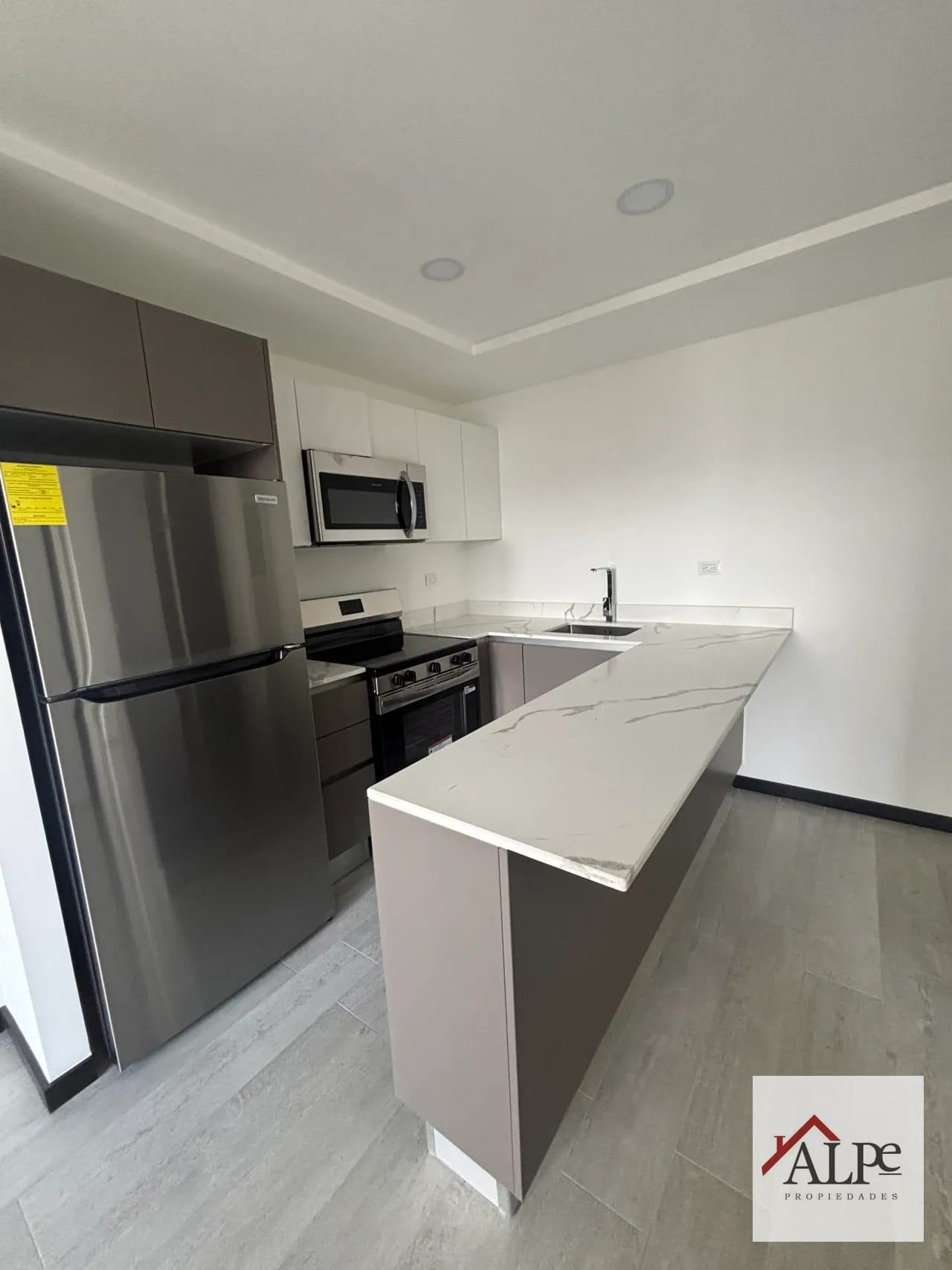 Apartamento Nivel Alto con Vista Garantizada y Acabados Top — Apartamento en Alquiler en Verdú, Zona 13, Guatemala, Ciudad — foto 1 de 14