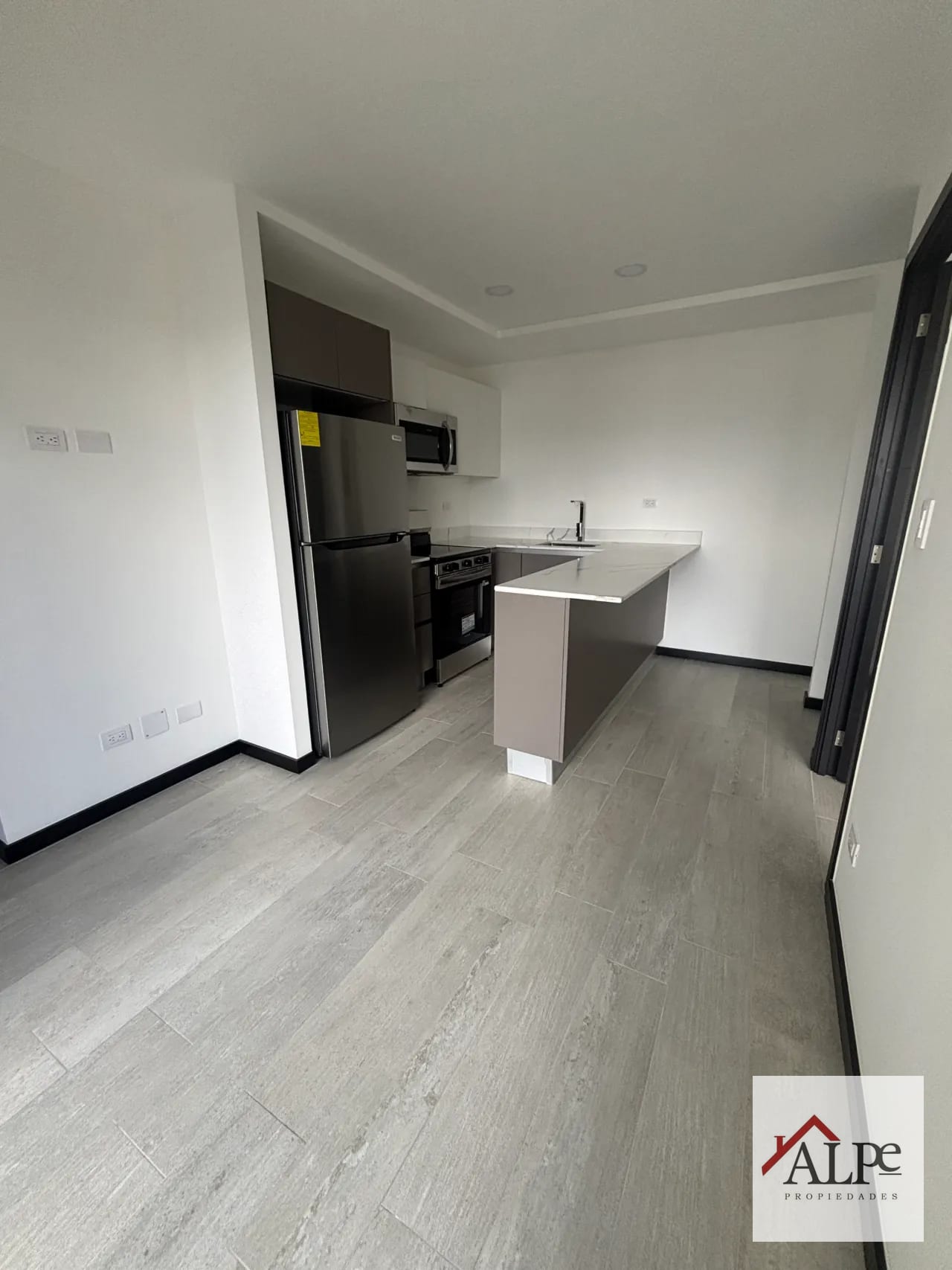 Apartamento Nivel Alto con Vista Garantizada y Acabados Top — Apartamento en Alquiler en Verdú, Zona 13, Guatemala, Ciudad — foto 2 de 14