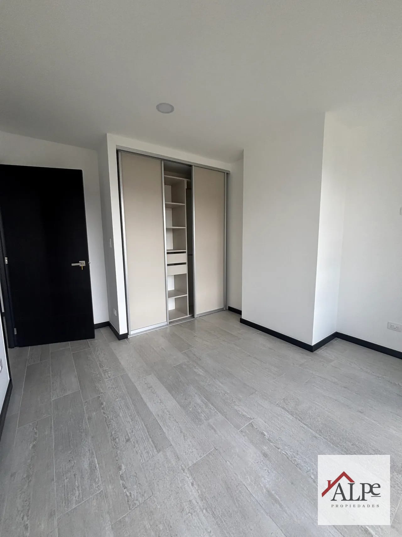 Apartamento Nivel Alto con Vista Garantizada y Acabados Top — Apartamento en Alquiler en Verdú, Zona 13, Guatemala, Ciudad — foto 4 de 14