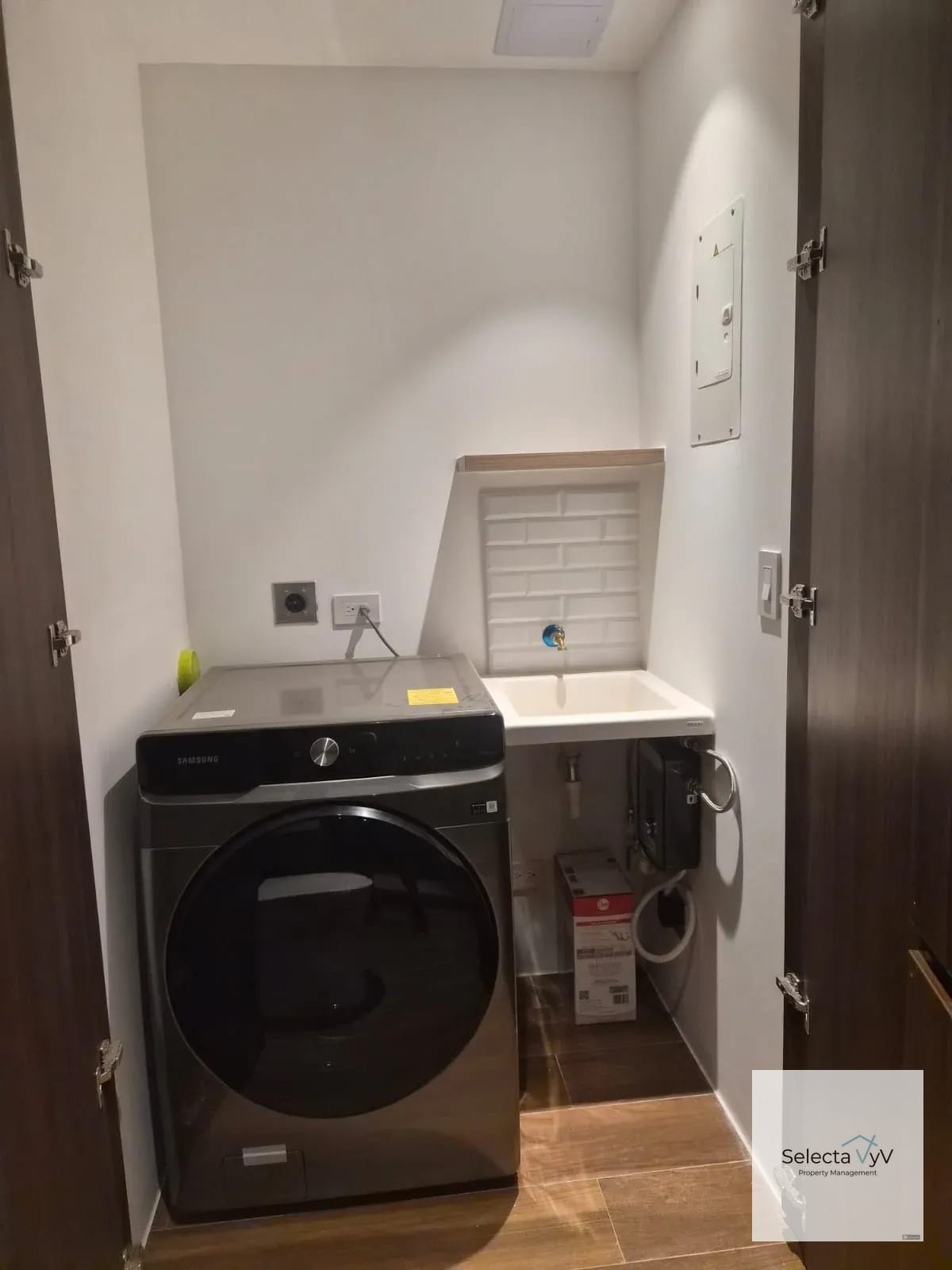 Apartamento Atarah zona 10 — Apartamento en Alquiler en Zona 10, Guatemala, Ciudad — foto 9 de 16