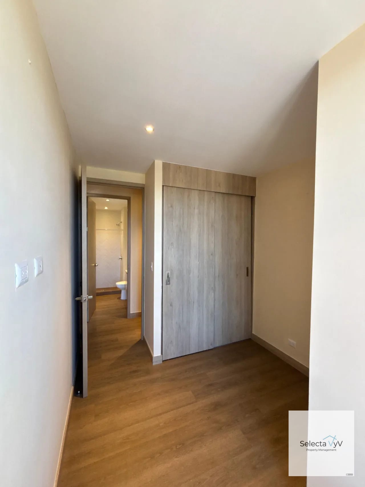 Apartamento edificio Trivá zona 15 — Apartamento en Alquiler en Zona 15, Guatemala, Ciudad — foto 1 de 15