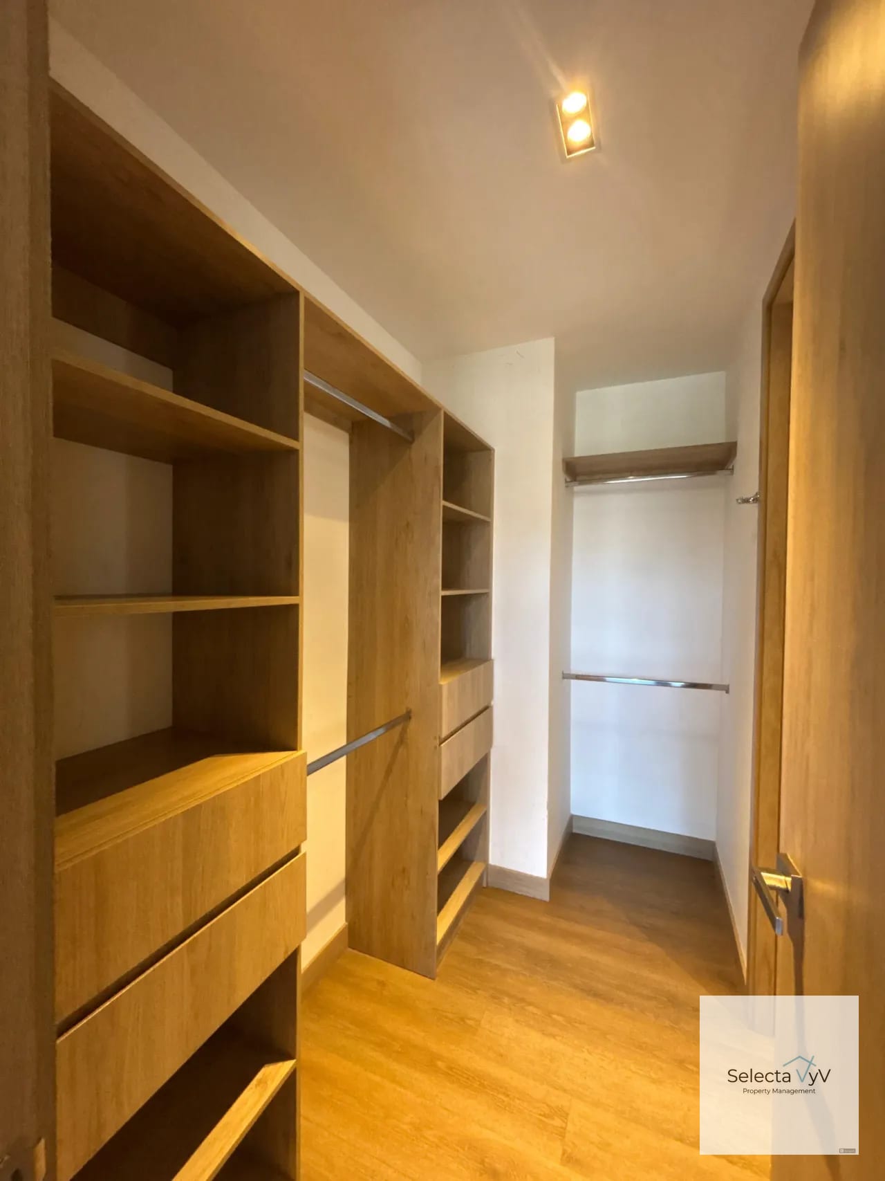 Apartamento edificio Trivá zona 15 — Apartamento en Alquiler en Zona 15, Guatemala, Ciudad — foto 4 de 15