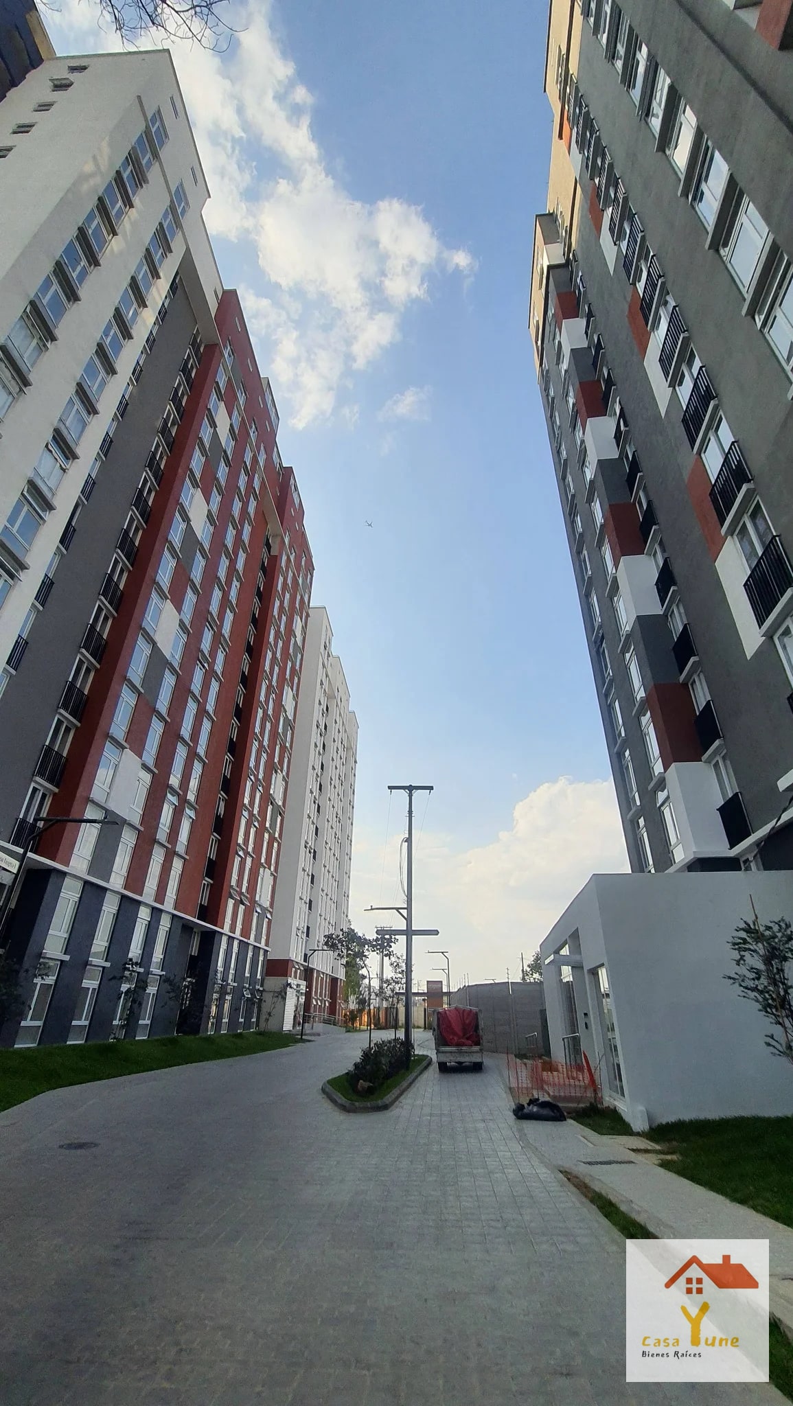 Apartamento en alquiler zona 6 Cumbre del Pedregal Semi Amueblado - 1