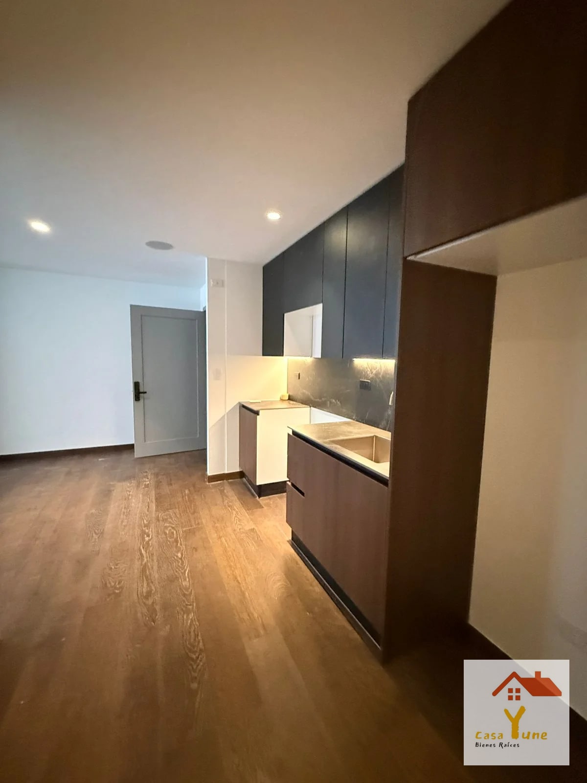 Apartamento en alquiler Atarah zona 10 Nuevo a estrenar — Apartamento en Alquiler en Atarah, Zona 10, Guatemala, Ciudad — foto 1 de 17