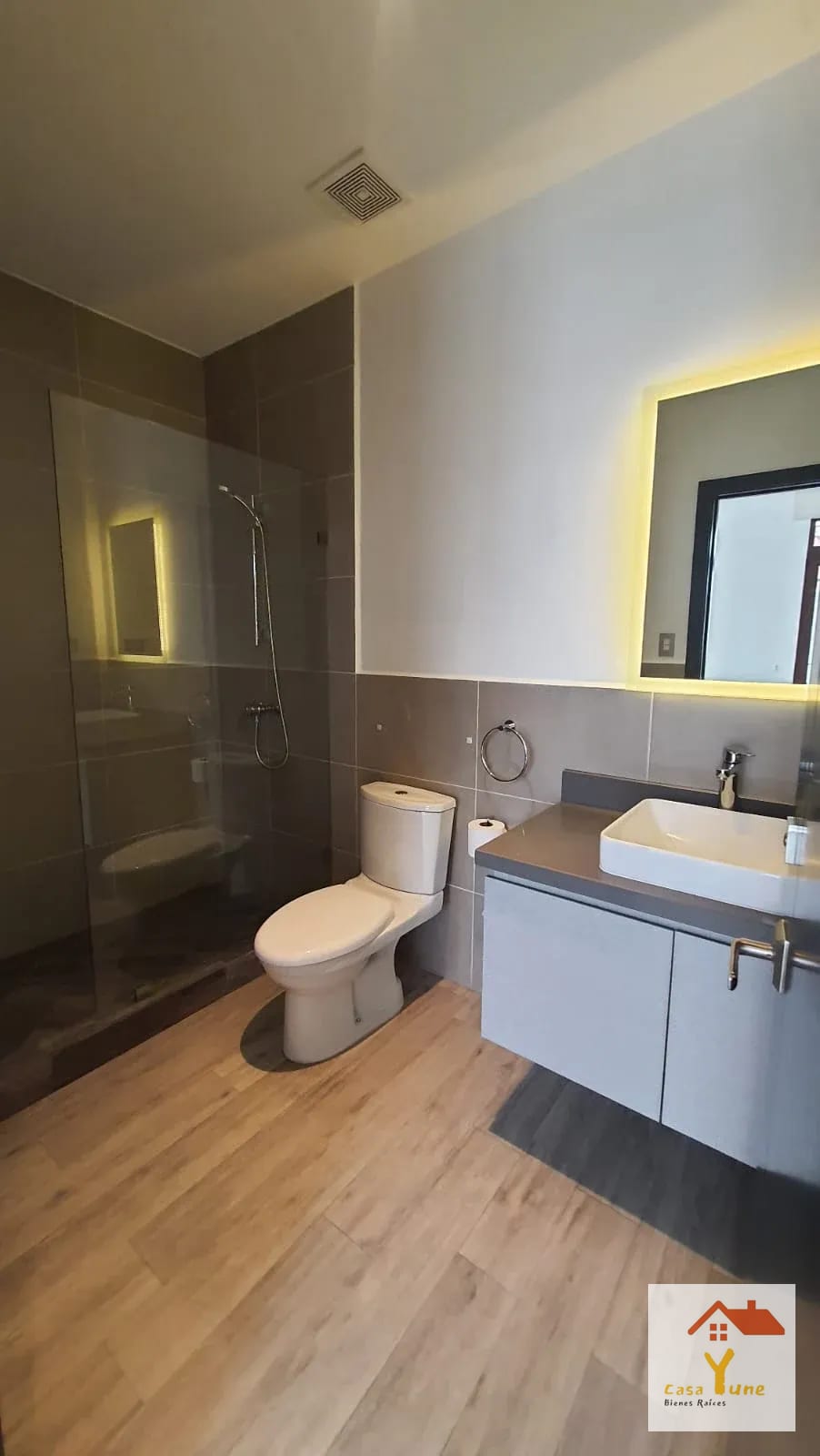 APARTAMENTO EN ALQUILER LIRIOS CAYALA ZONA 16 — Apartamento en Alquiler en Lirios de Cayalá I, Zona 16, Guatemala, Ciudad — foto 13 de 14