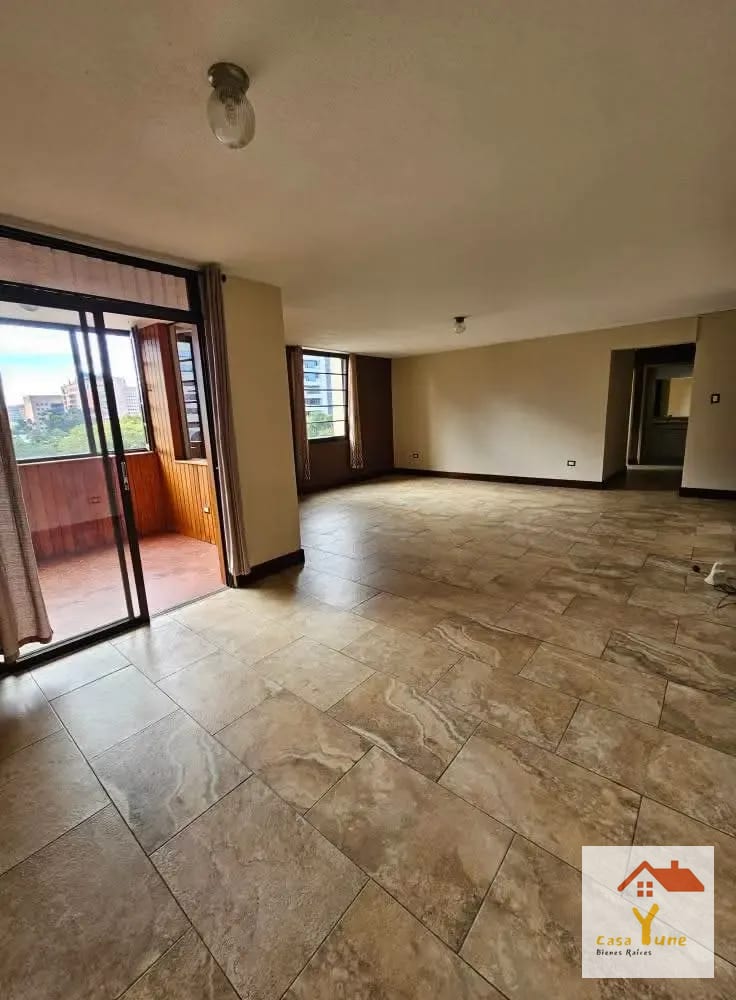 Apartamento en alquiler zona 10 muy amplio — Apartamento en Alquiler en Zona 10, Guatemala, Ciudad — foto 1 de 11