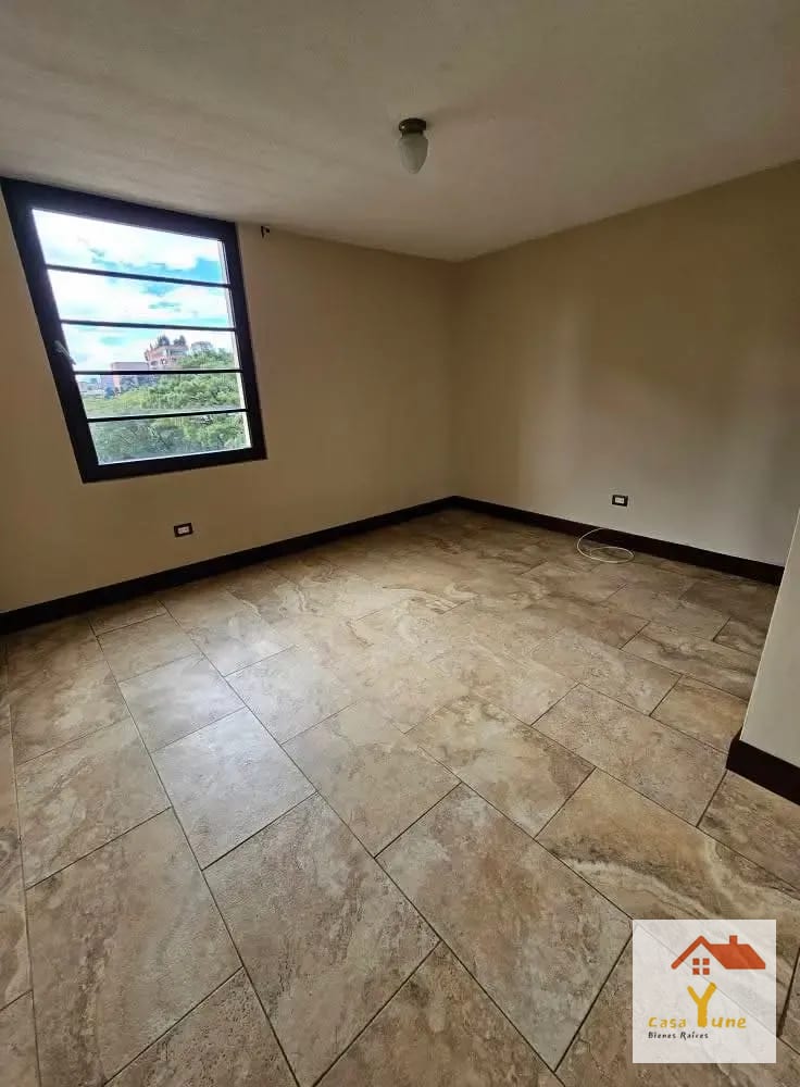 Apartamento en alquiler zona 10 muy amplio — Apartamento en Alquiler en Zona 10, Guatemala, Ciudad — foto 10 de 11