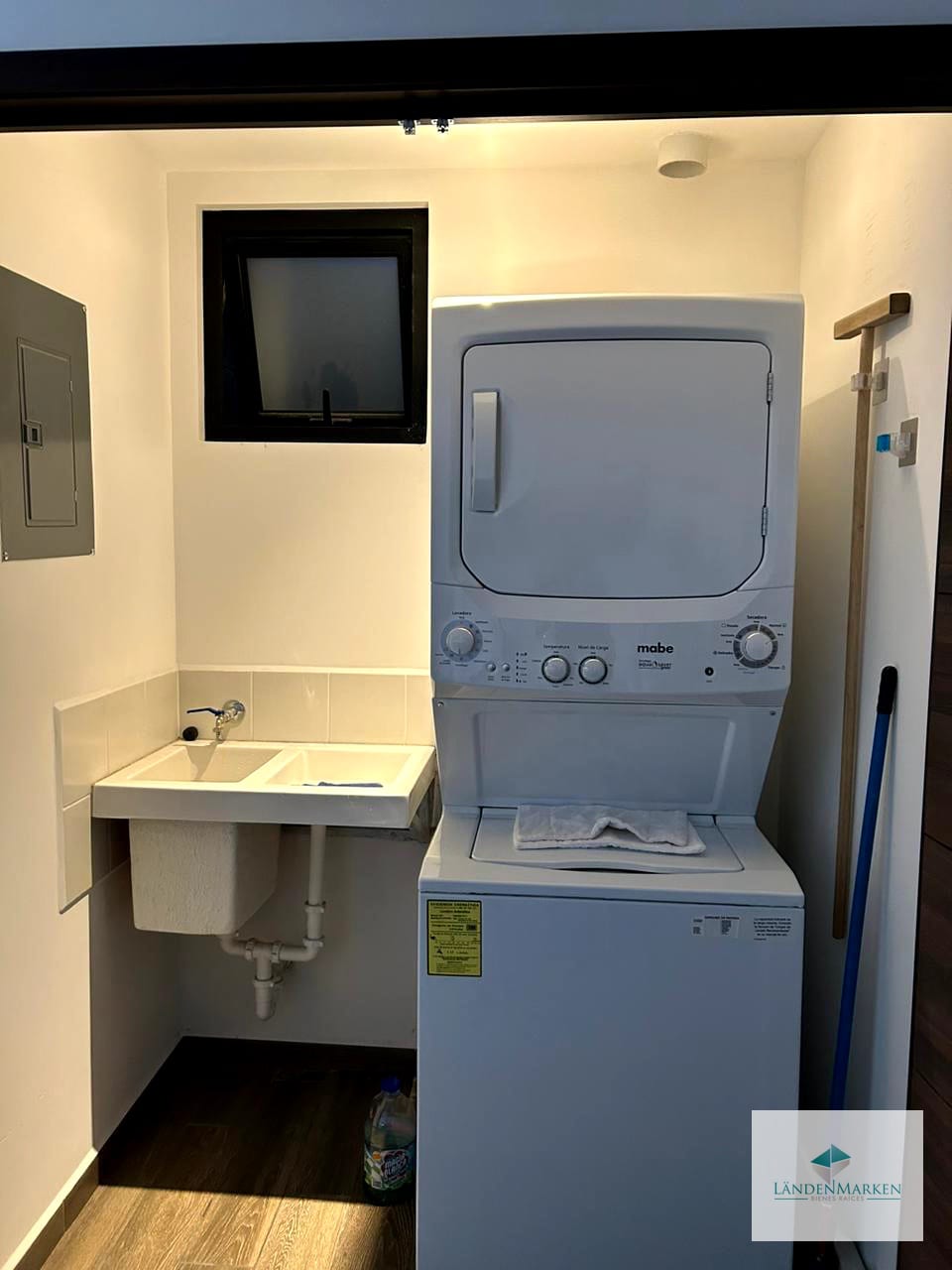 ALQUILER APARTAMENTO AMUEBLADO Y EQUIPADO EN EDIFICIO PARQUE 15 — Apartamento en Alquiler en Parque 15, Zona 15, Guatemala, Ciudad — foto 3 de 10
